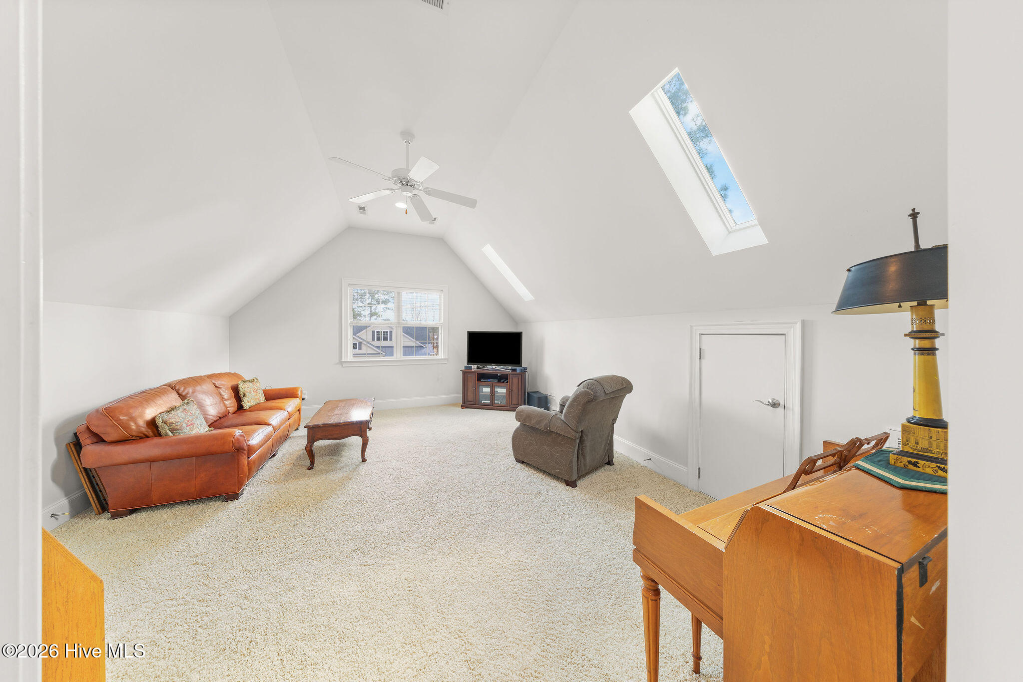 100548095 | Photo 39