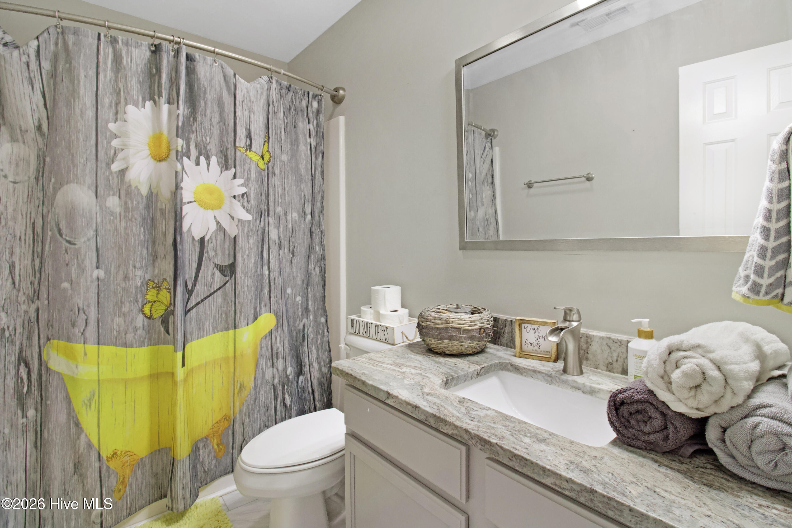 100547353 | Photo 24