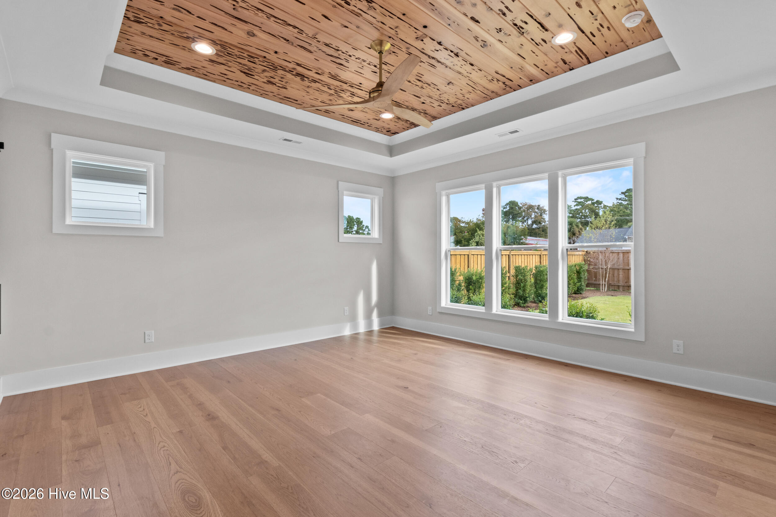 100568514 | Photo 20