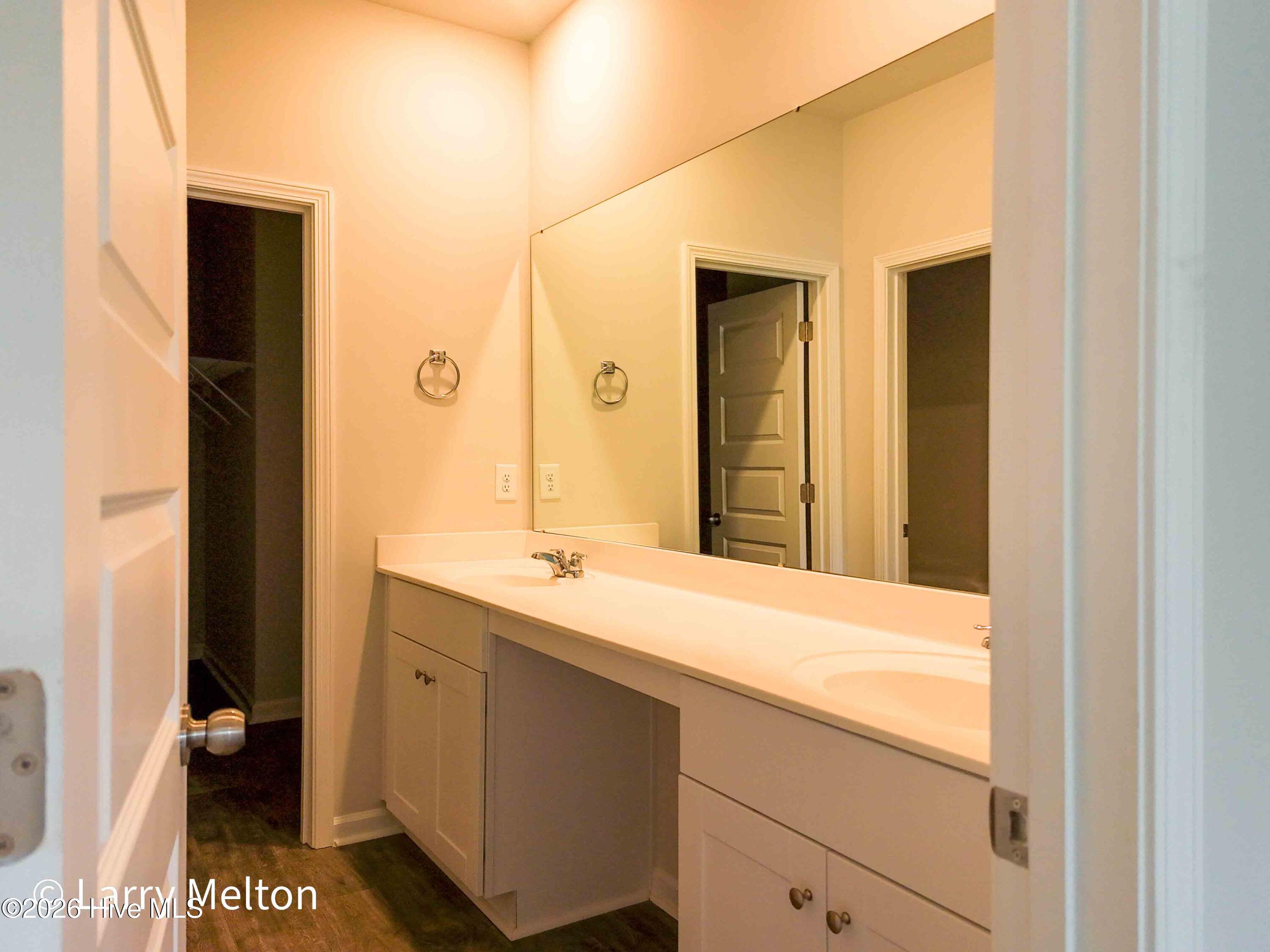 100564971 | Photo 20