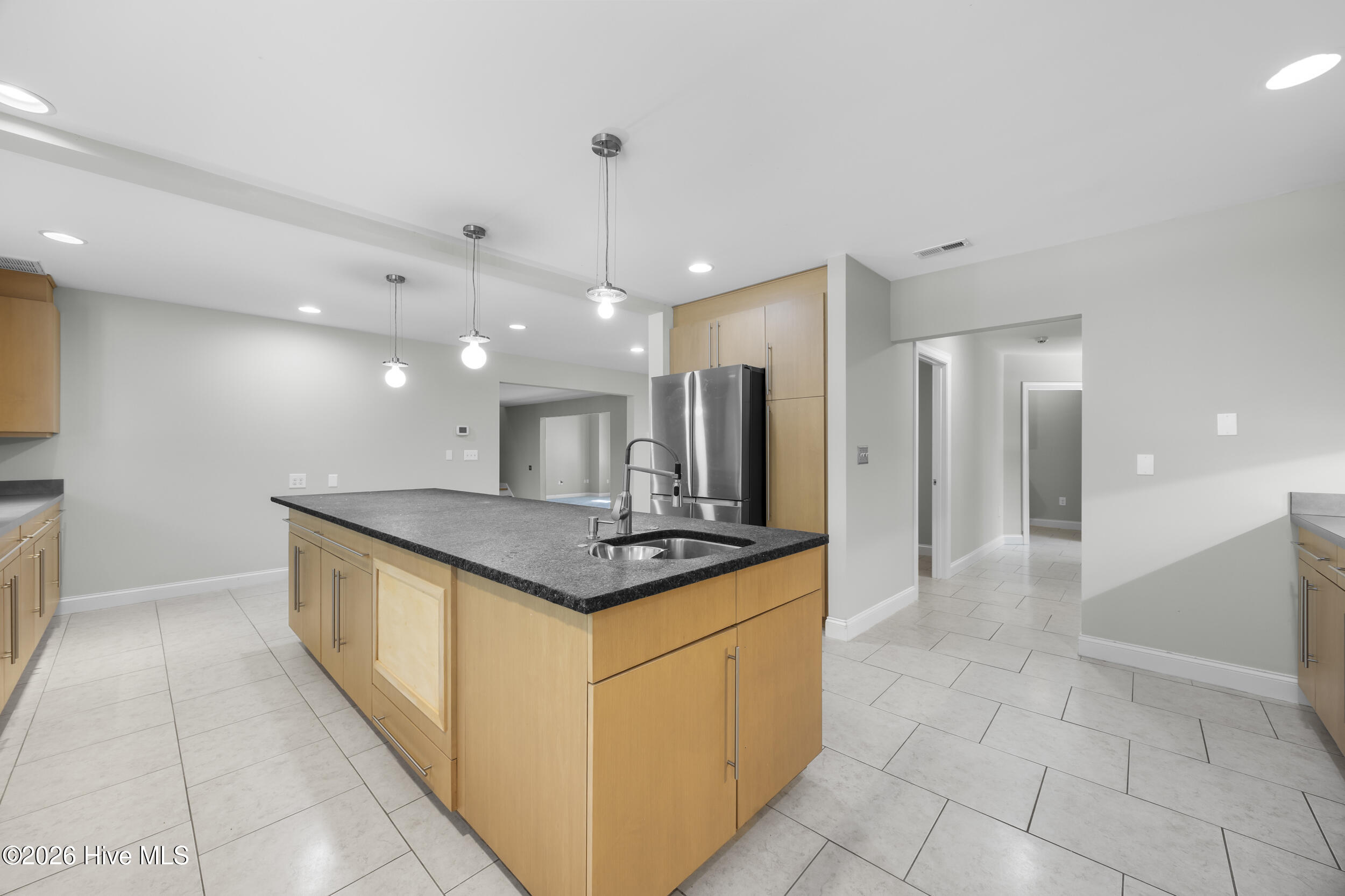 100569624 | Photo 15