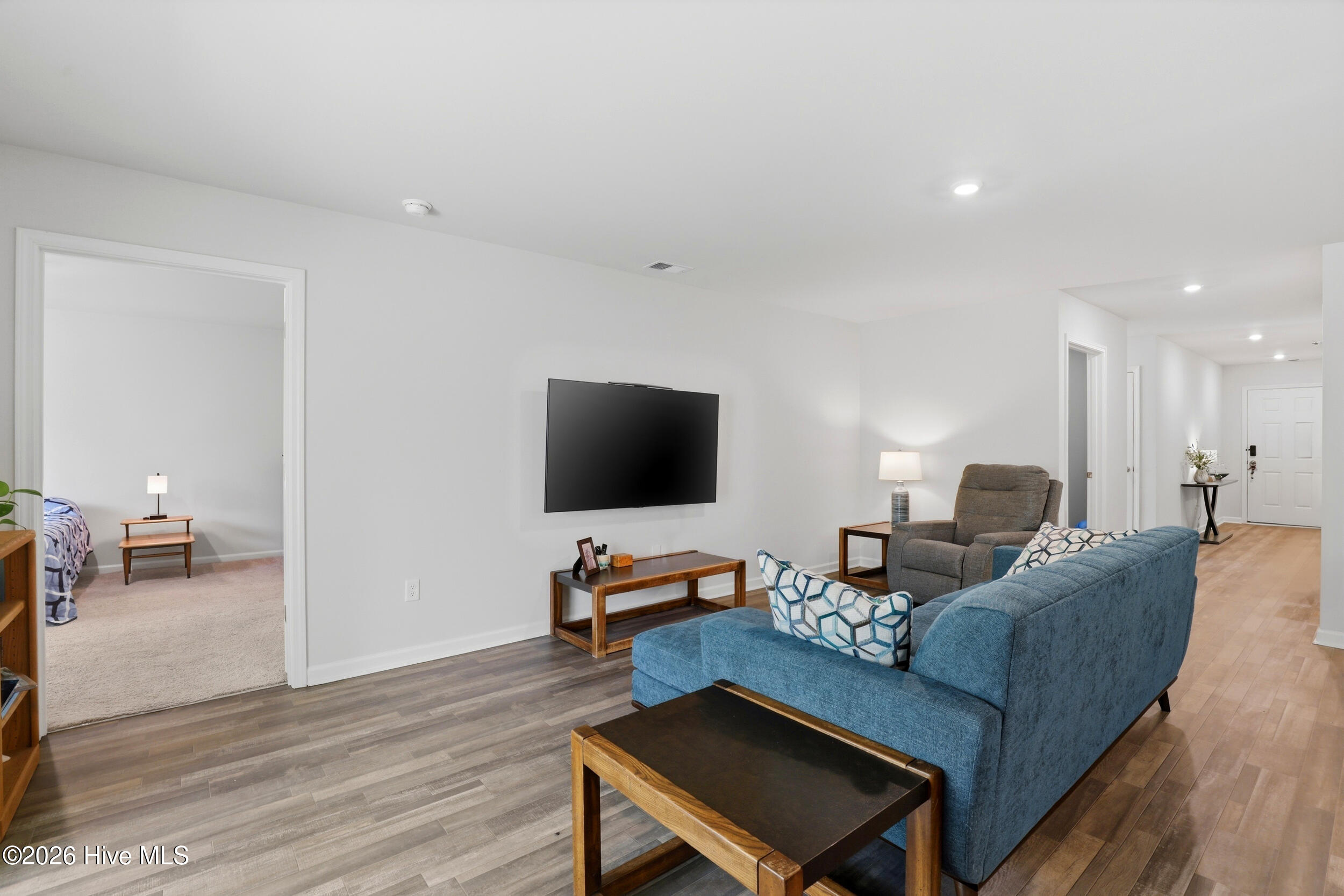 100565948 | Photo 14