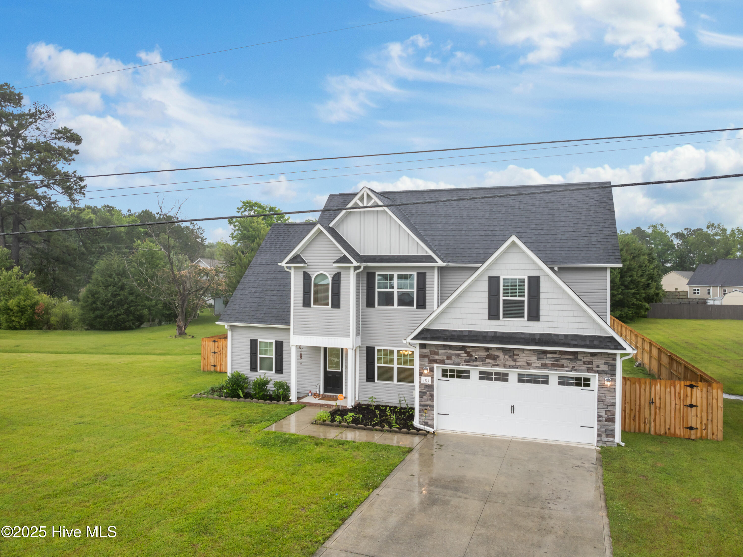 100512056 | Photo 45