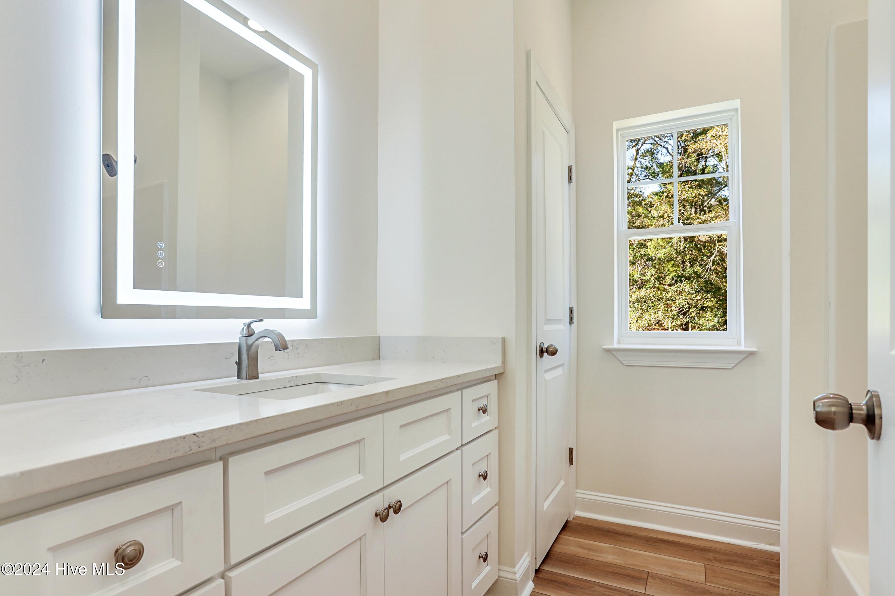 100477355 | Photo 37