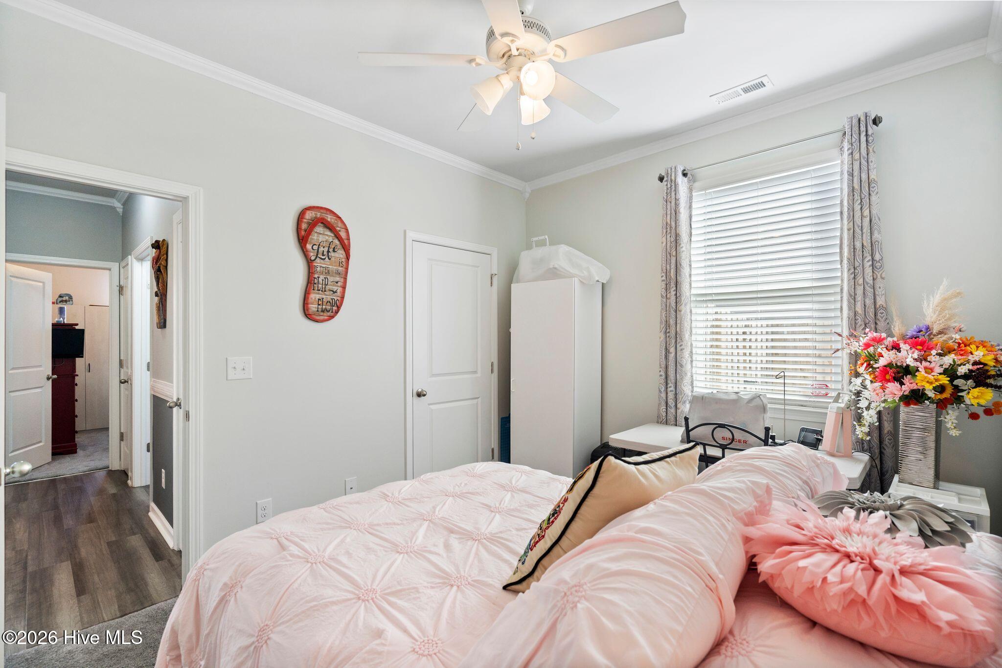 100550283 | Photo 45