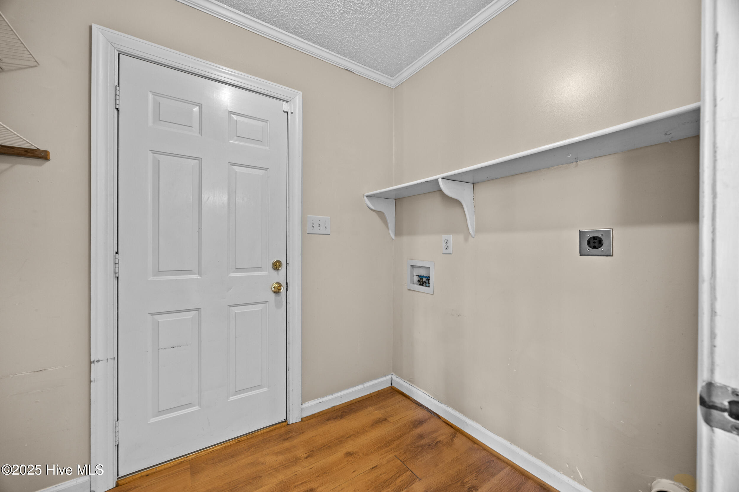 100545439 | Photo 16