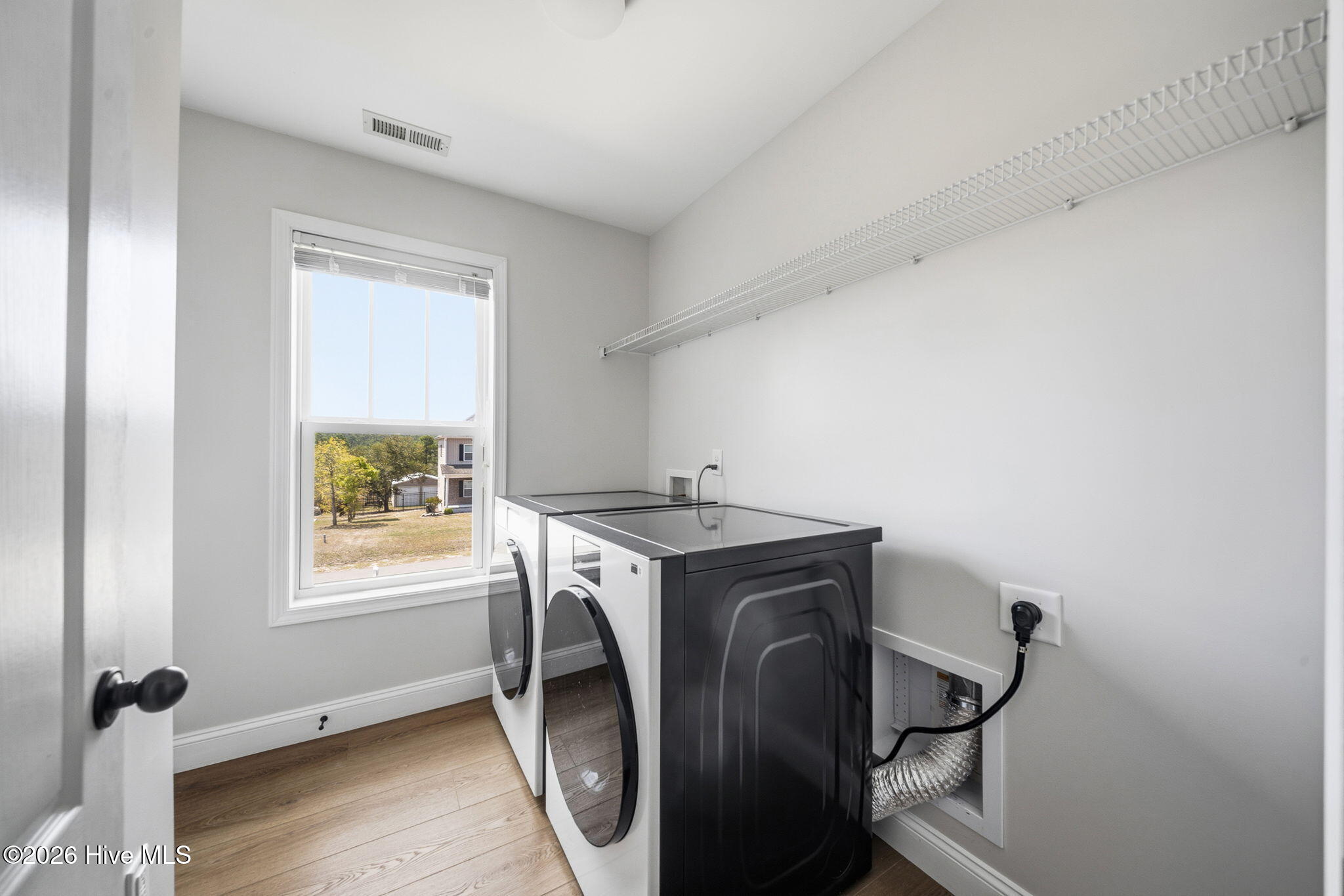 100566874 | Photo 48