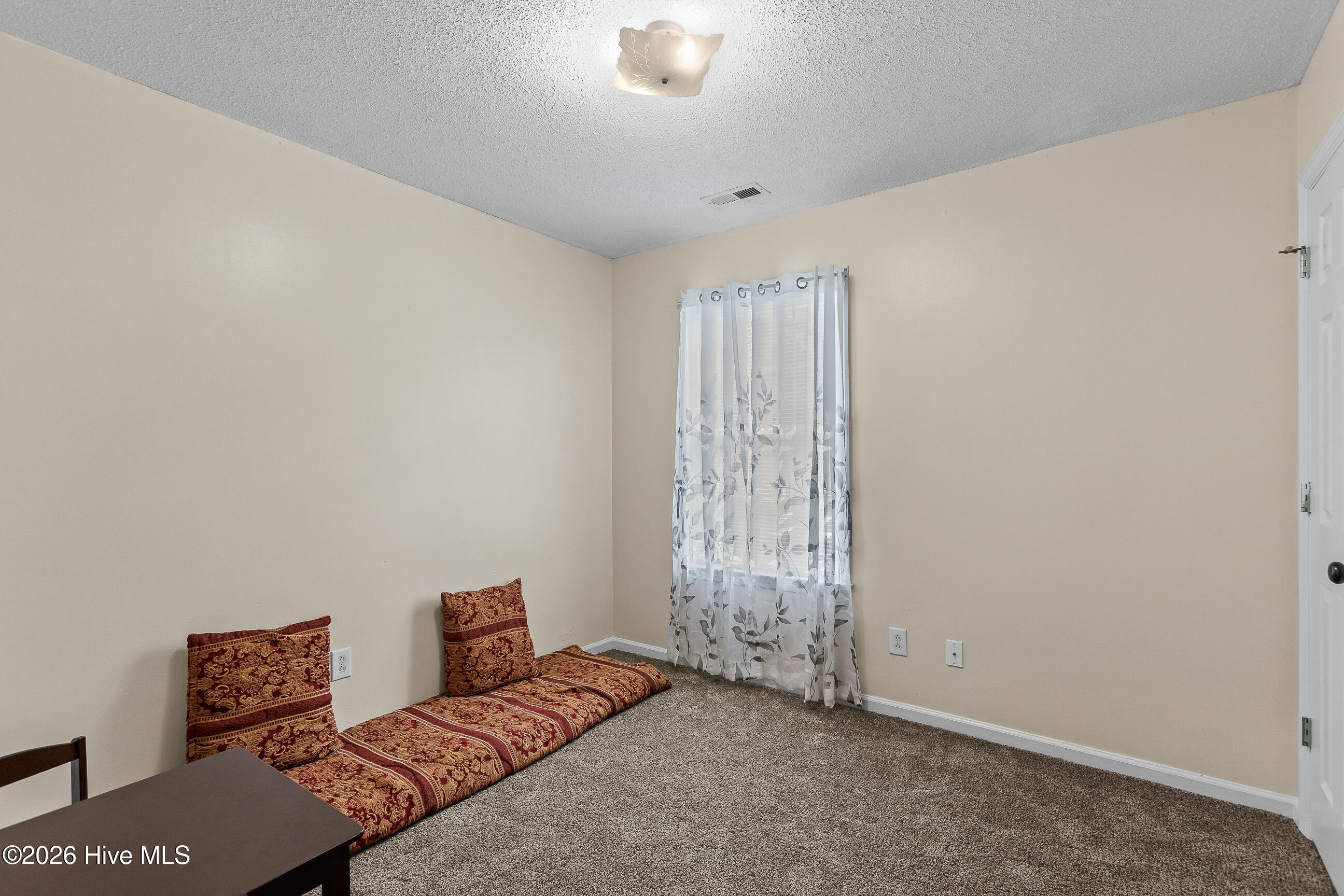 100558802 | Photo 14