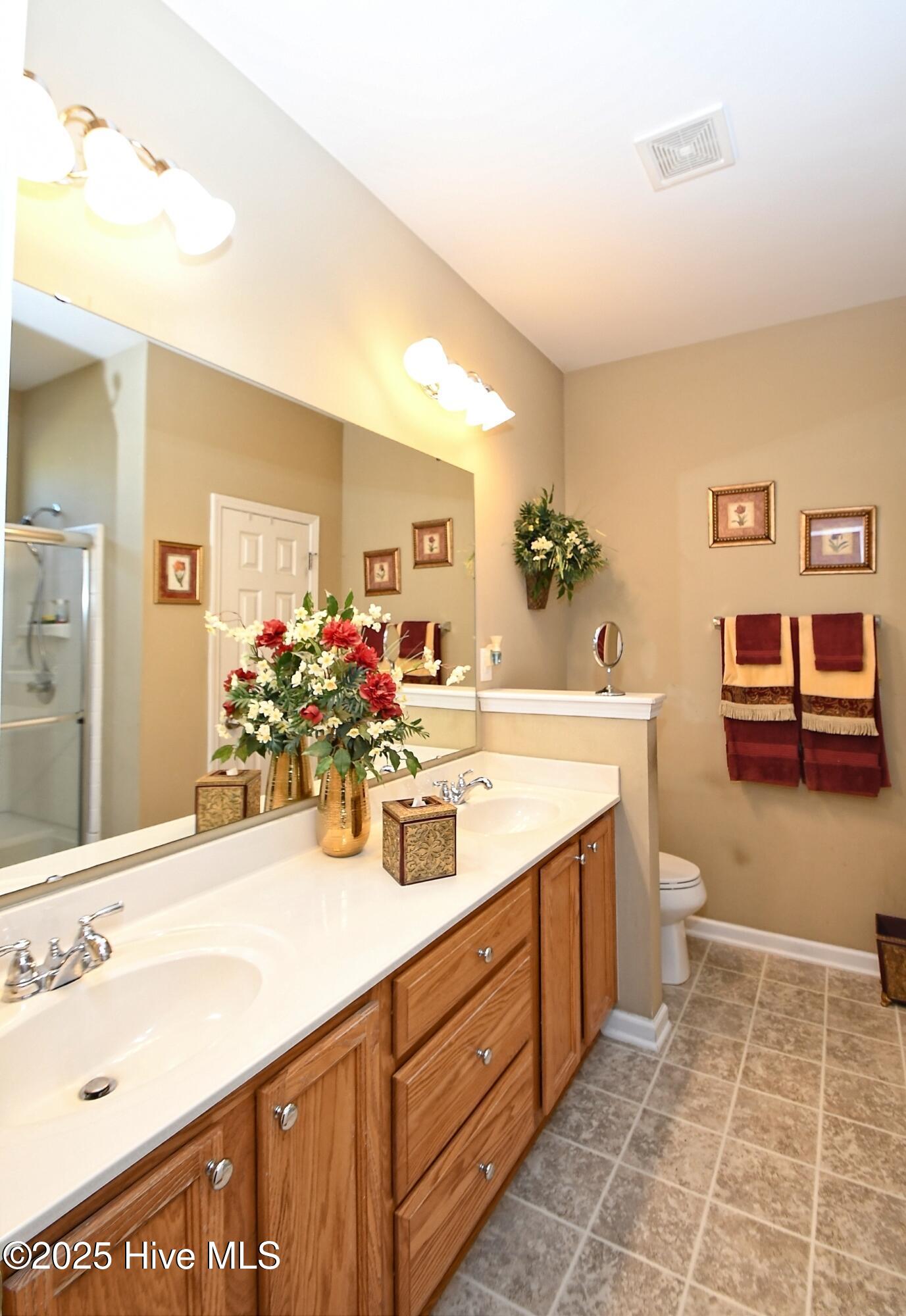 100541260 | Photo 15