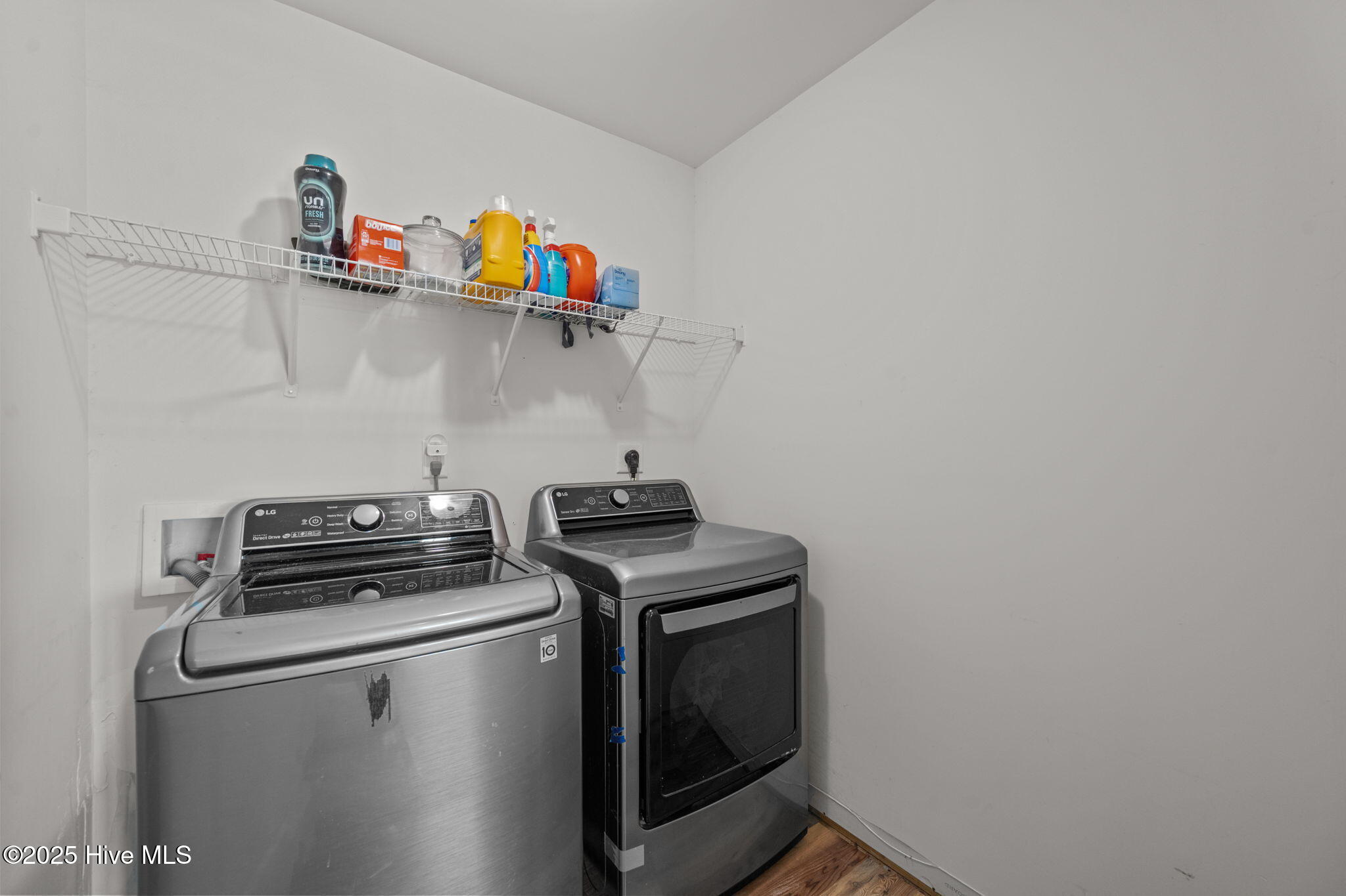 100521248 | Photo 25