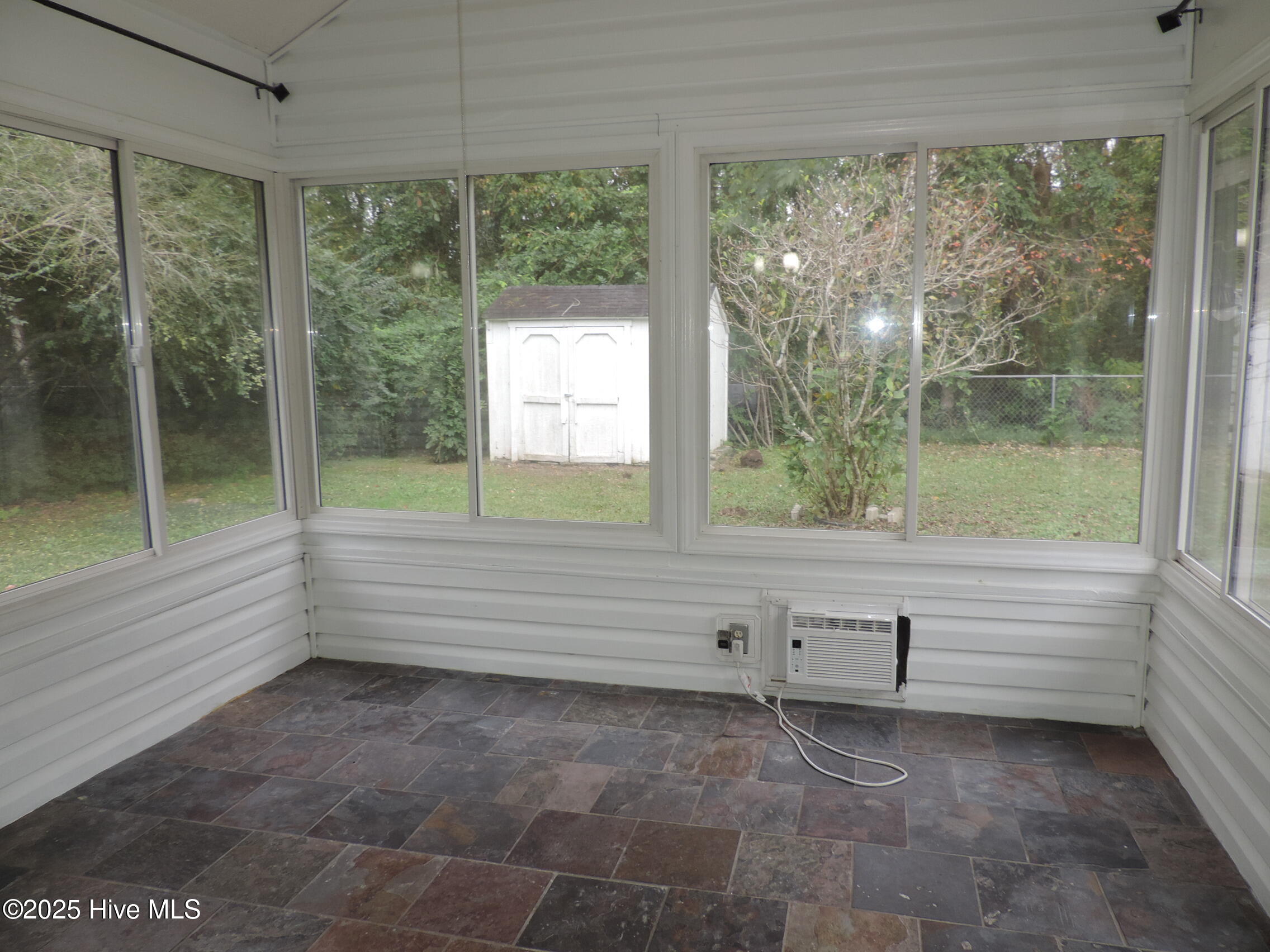 5801 County Line Road,New Bern