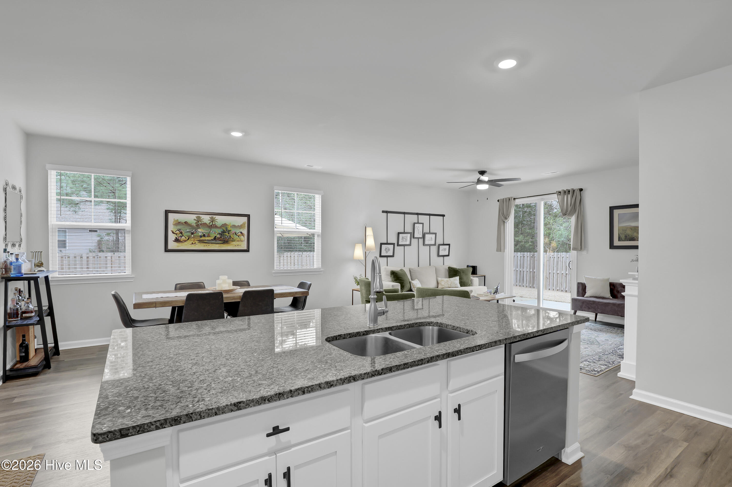 100554591 | Photo 15