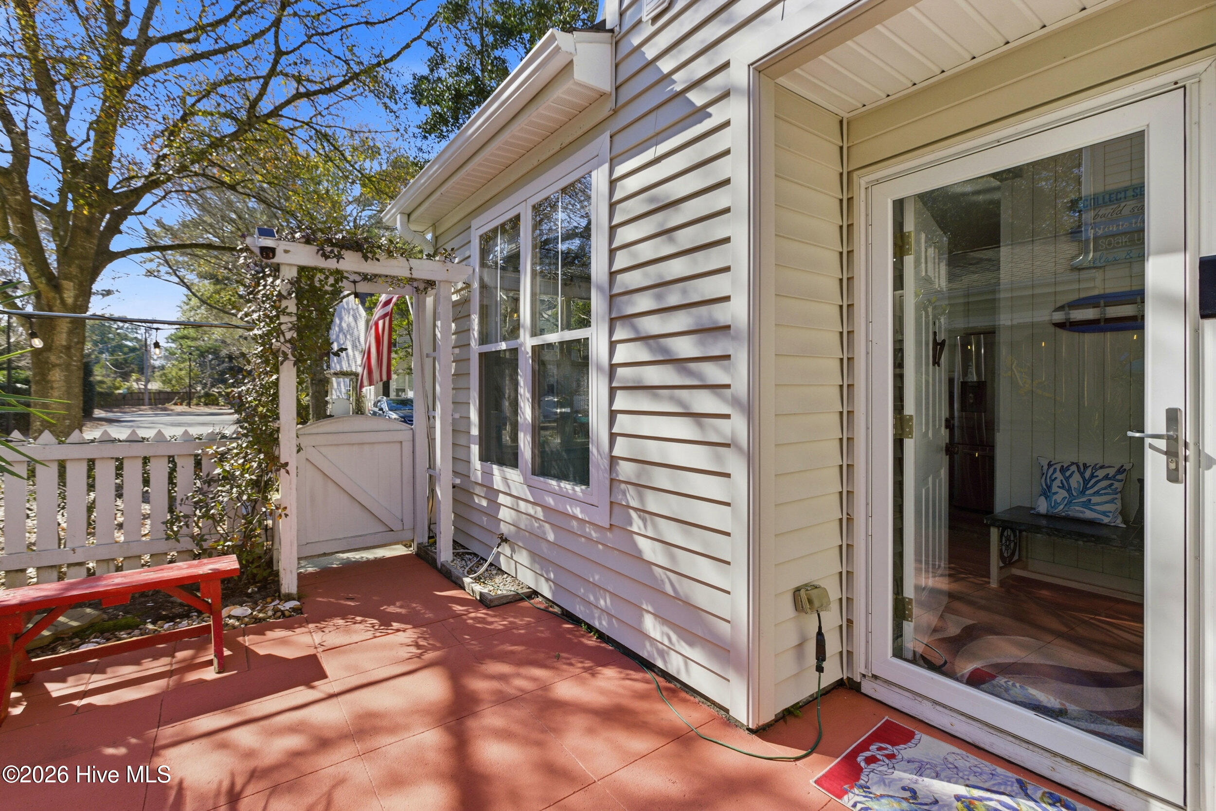 100552075 | Photo 10