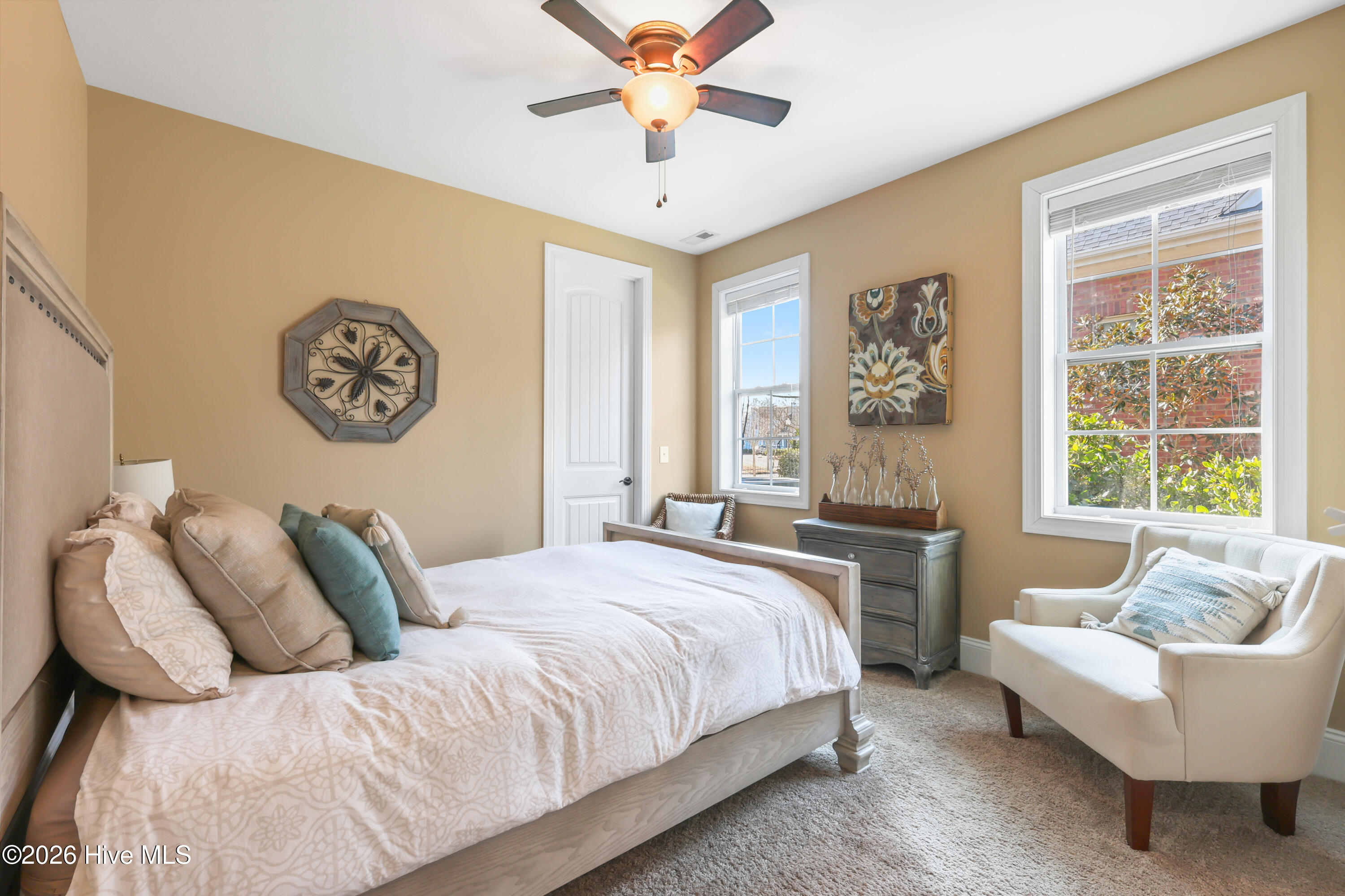 100554068 | Photo 36