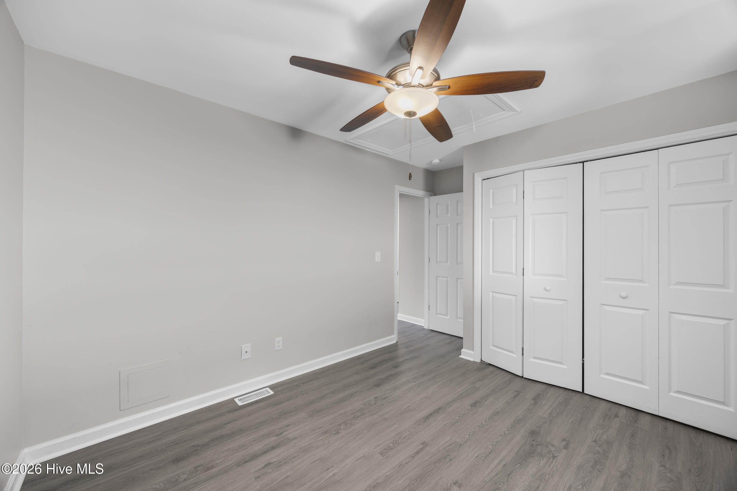 100570067 | Photo 20