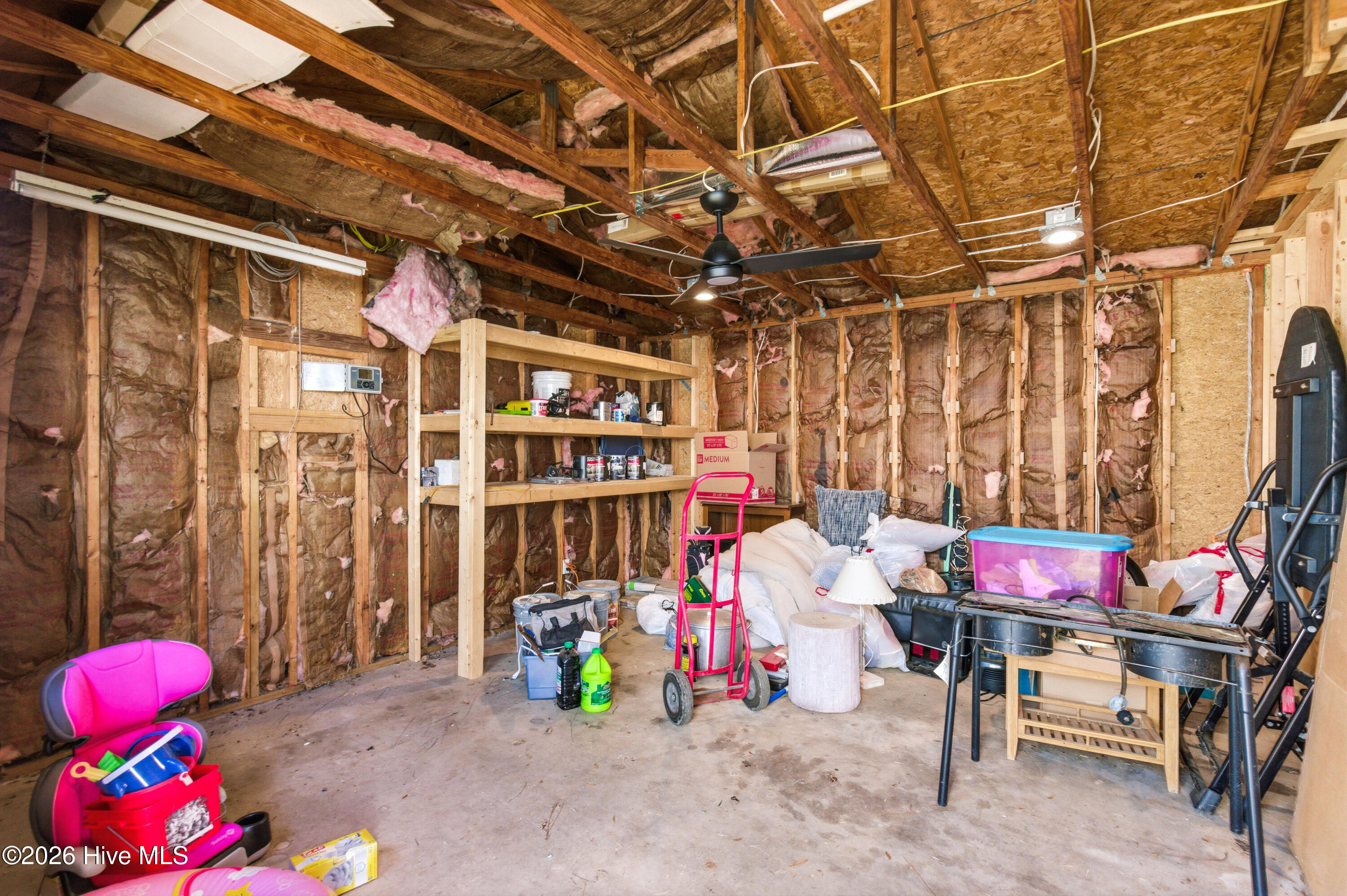 100564276 | Photo 49