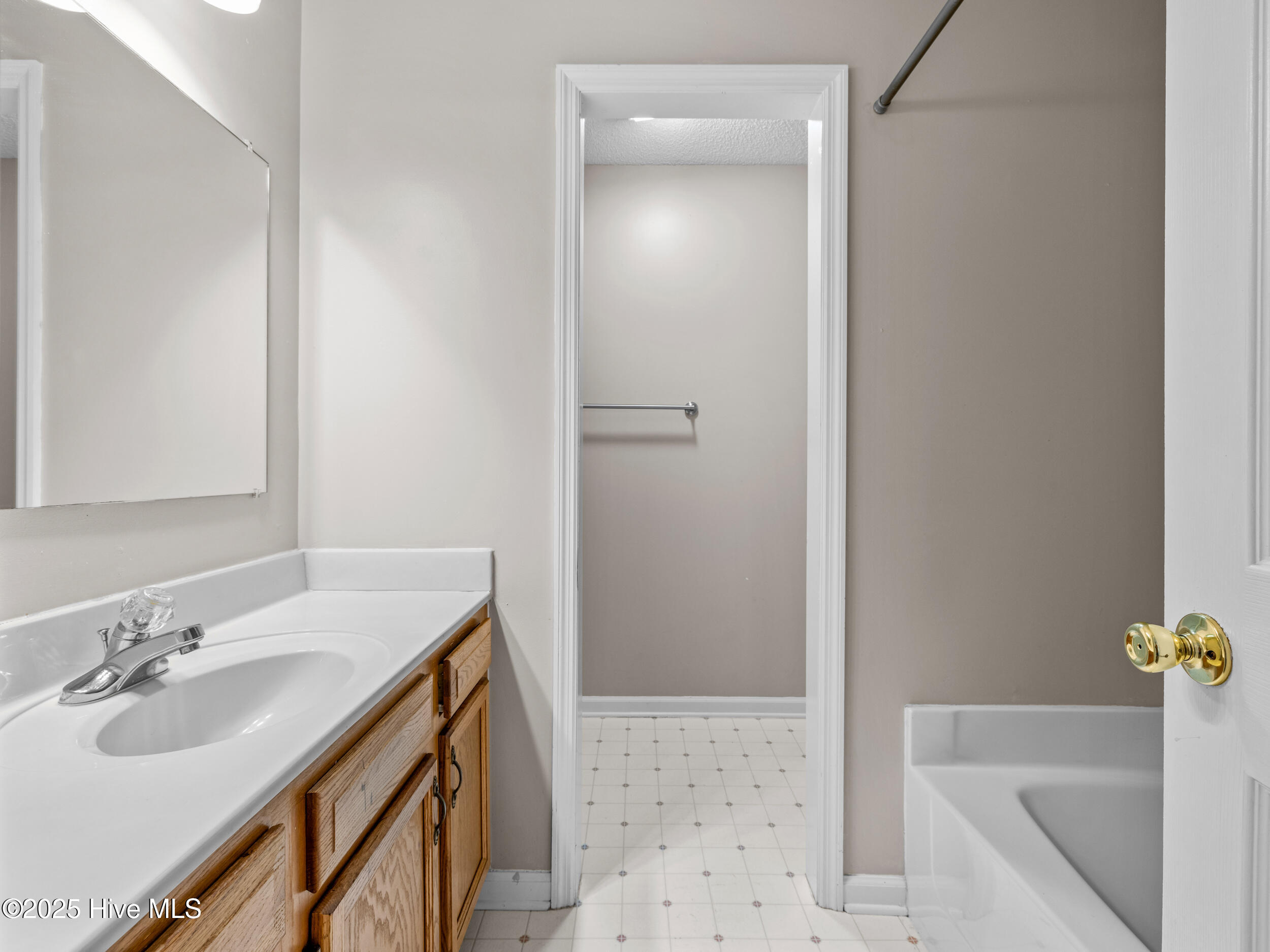 100554828 | Photo 32