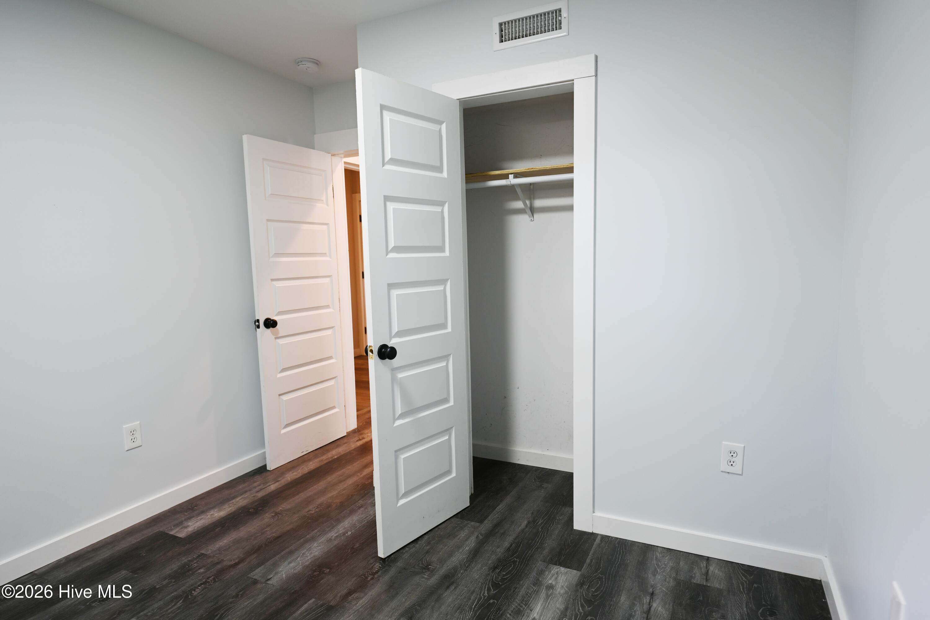 100570662 | Photo 47