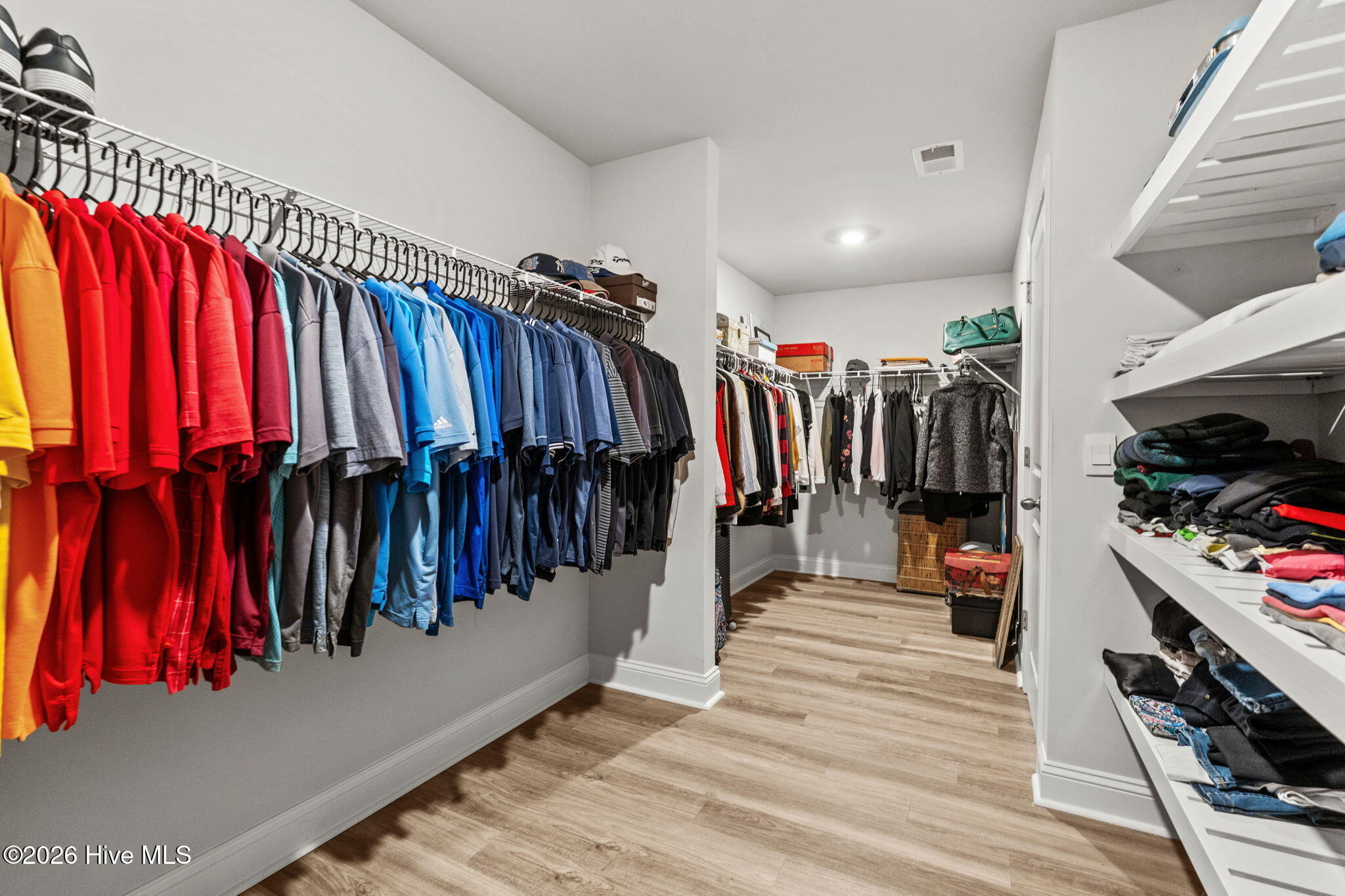 100562050 | Photo 21