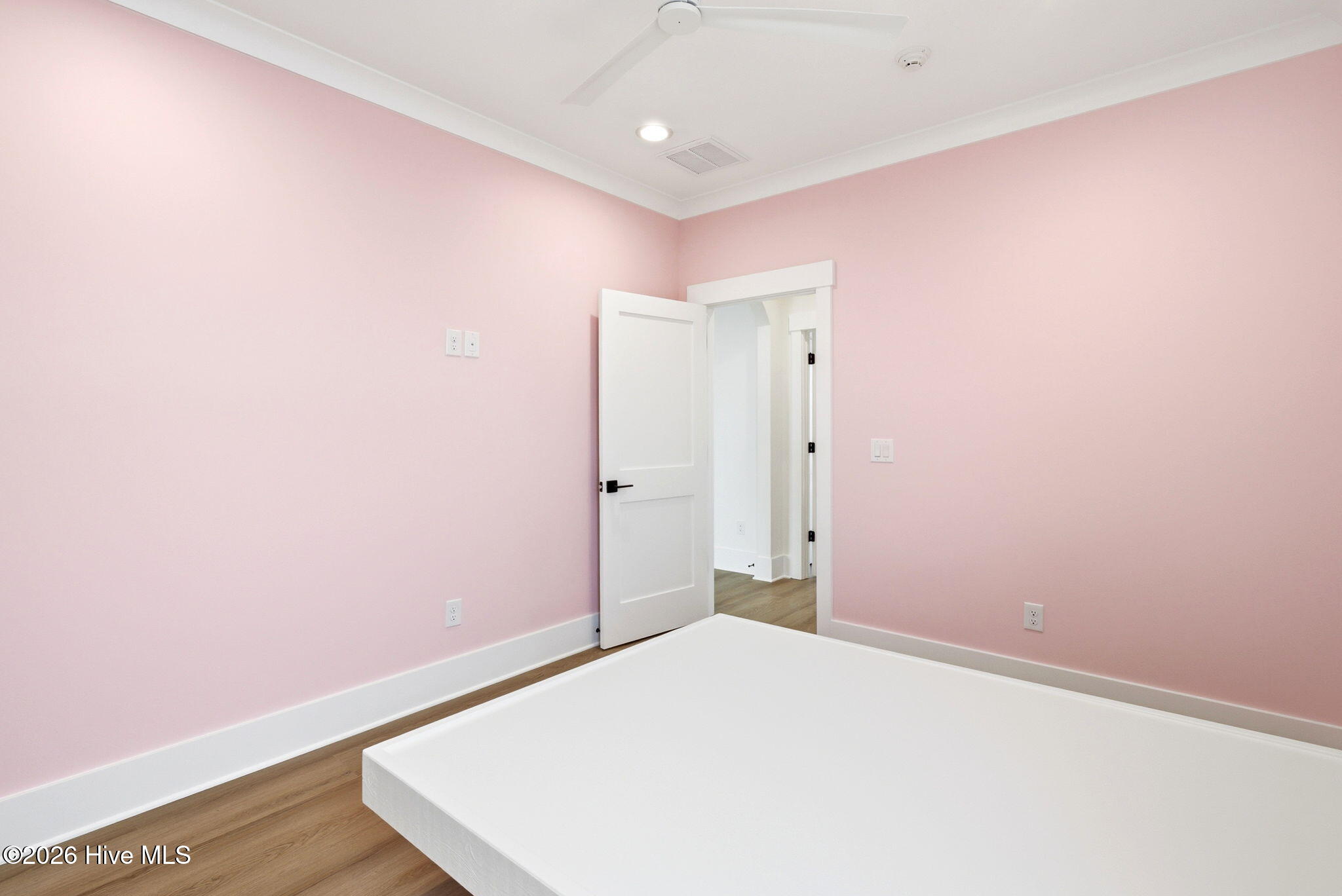 100564947 | Photo 34