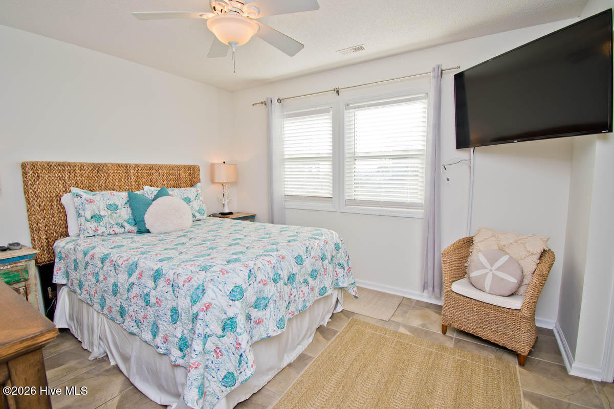 100560265 | Photo 15