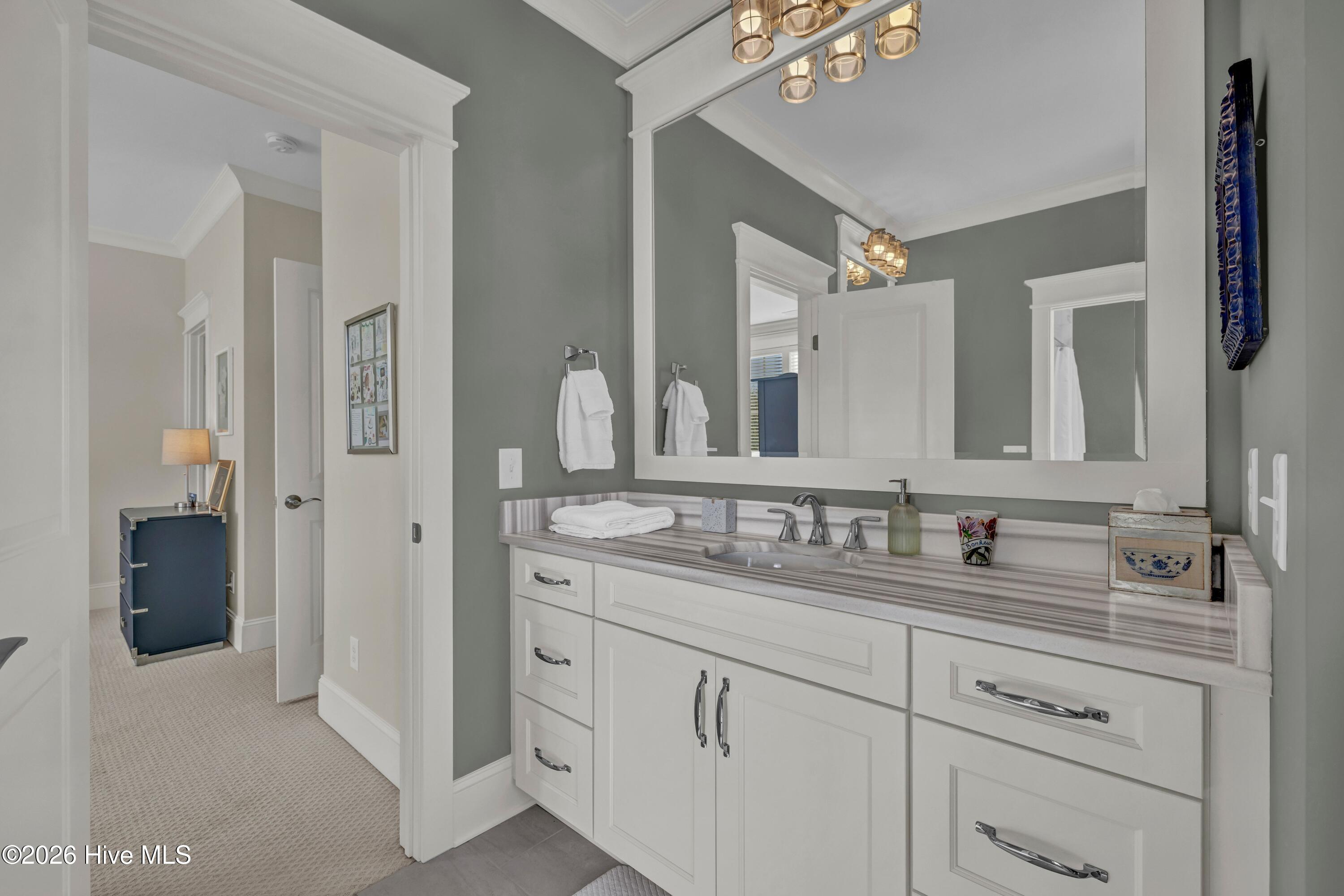 100549123 | Photo 30