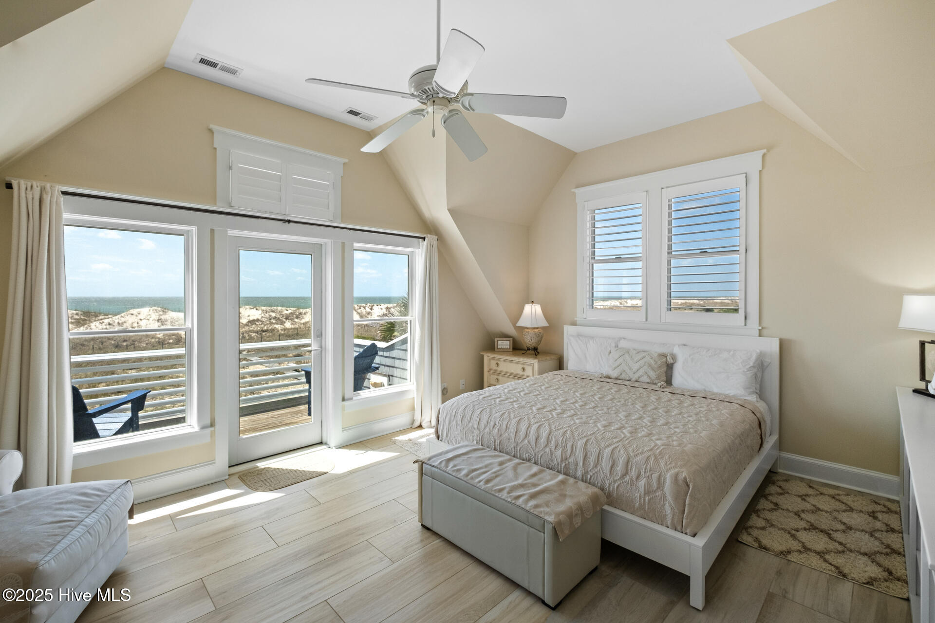 100523176 | Photo 26