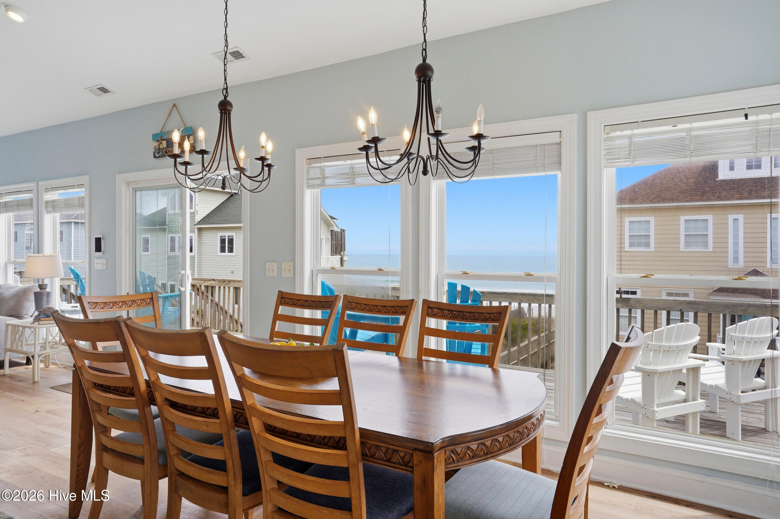 100566063 | Photo 16