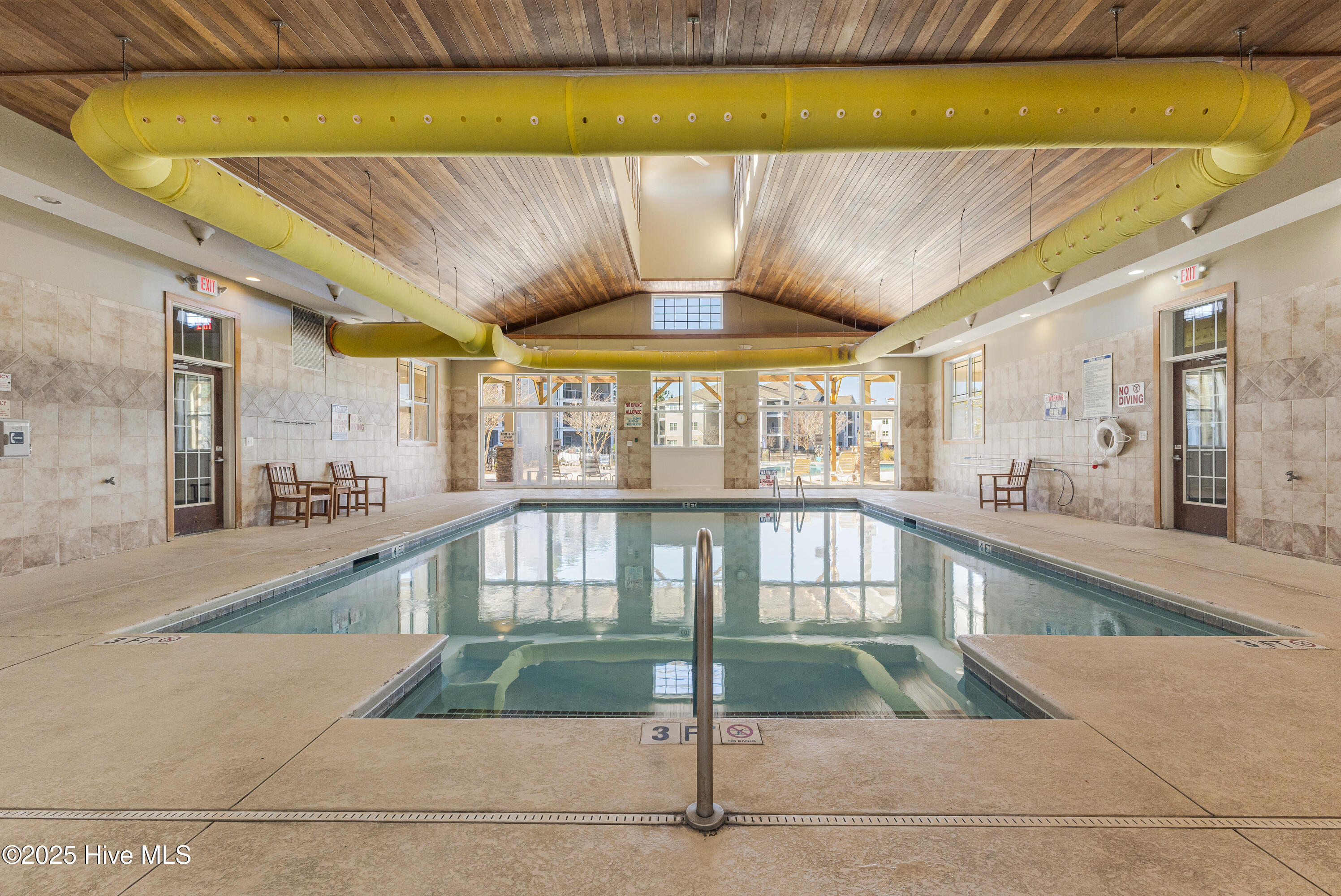 100484696 | Photo 45