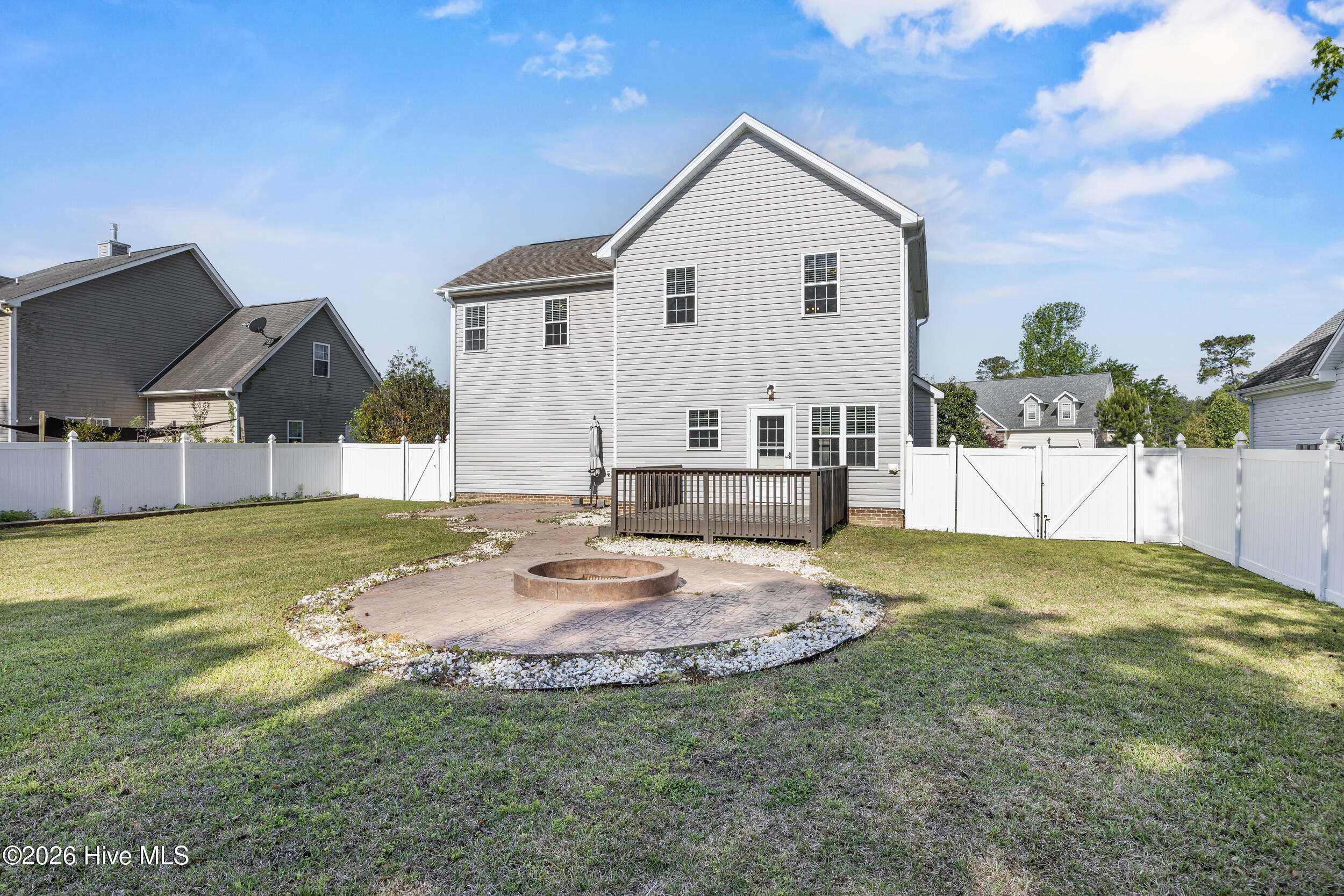 211 Wedgefield Circle,Maple Hill