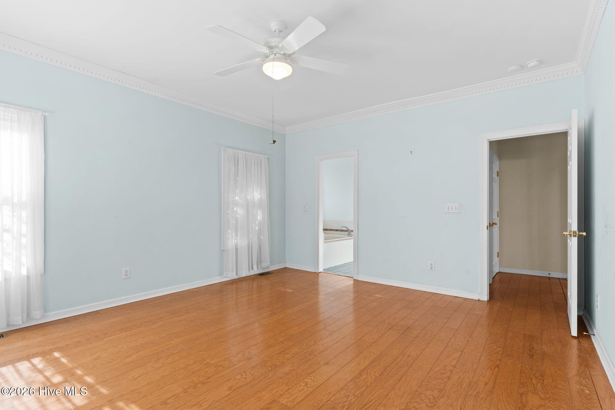 100551669 | Photo 28