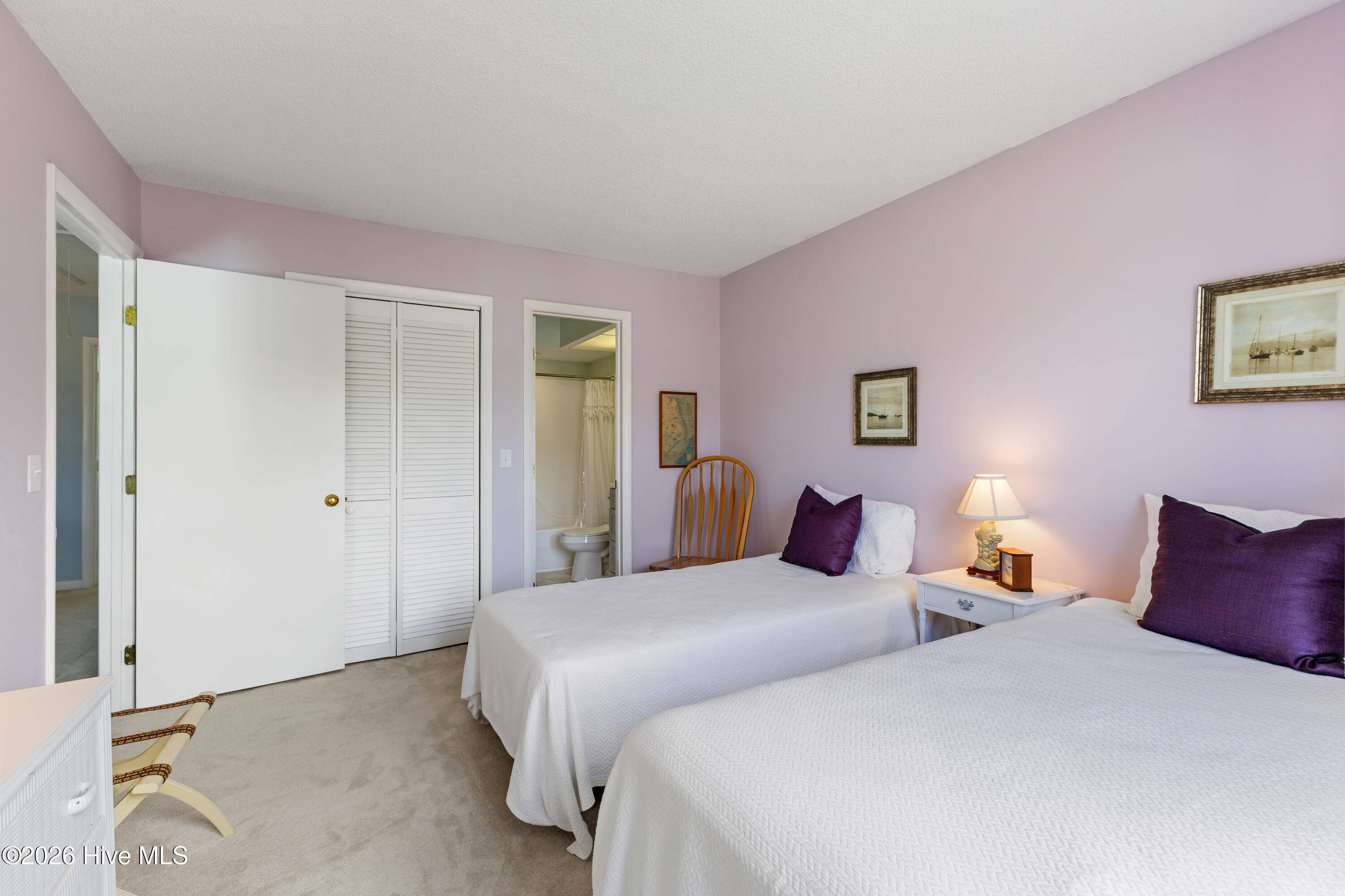 100562727 | Photo 19