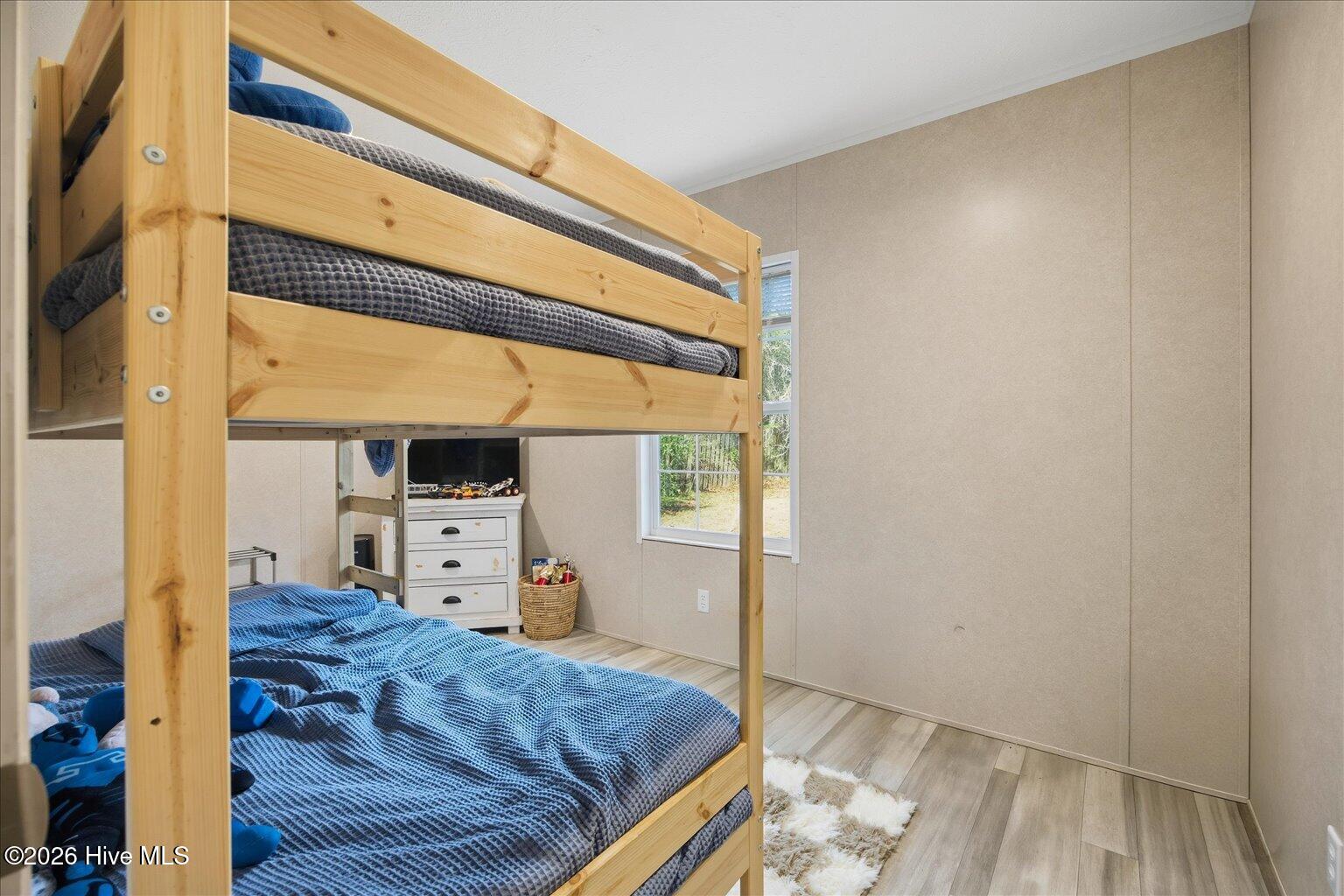 100549337 | Photo 24