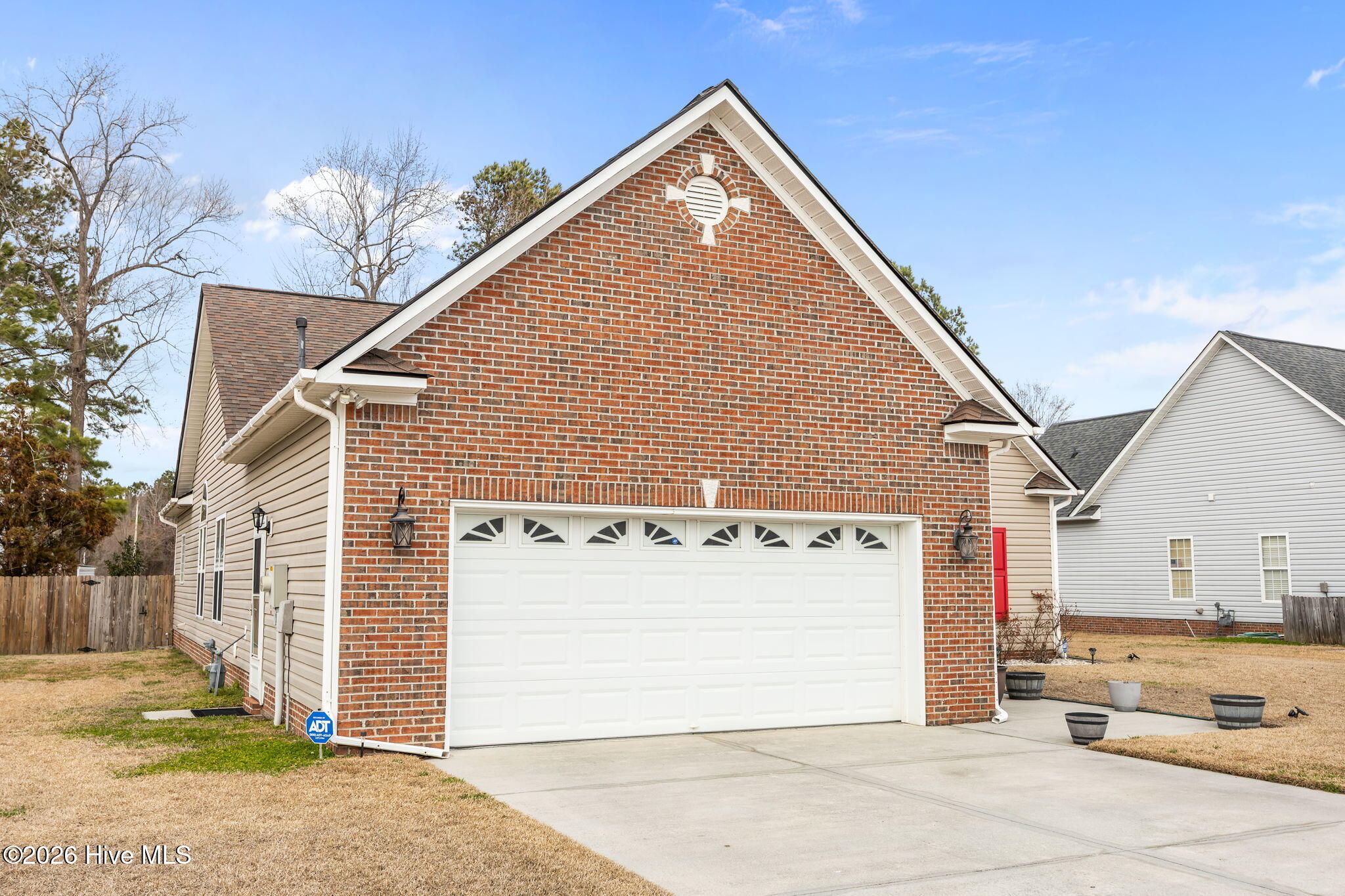 100557483 | Photo 52