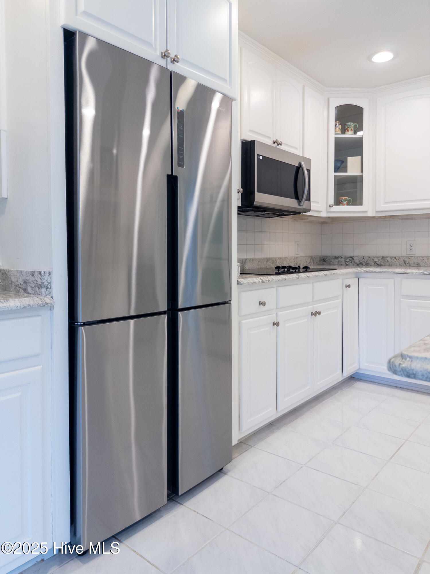 100543941 | Photo 14