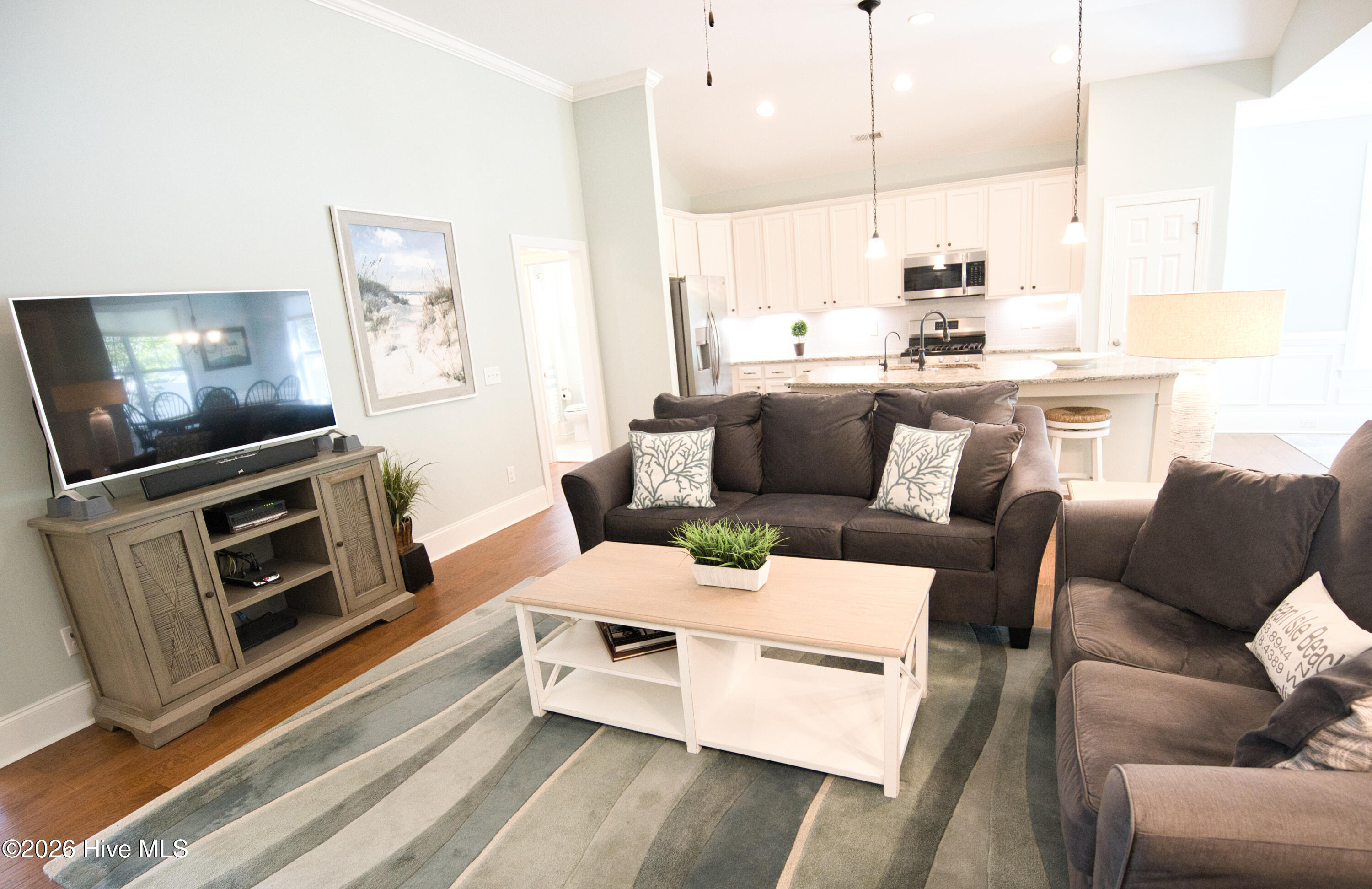 100567363 | Photo 19