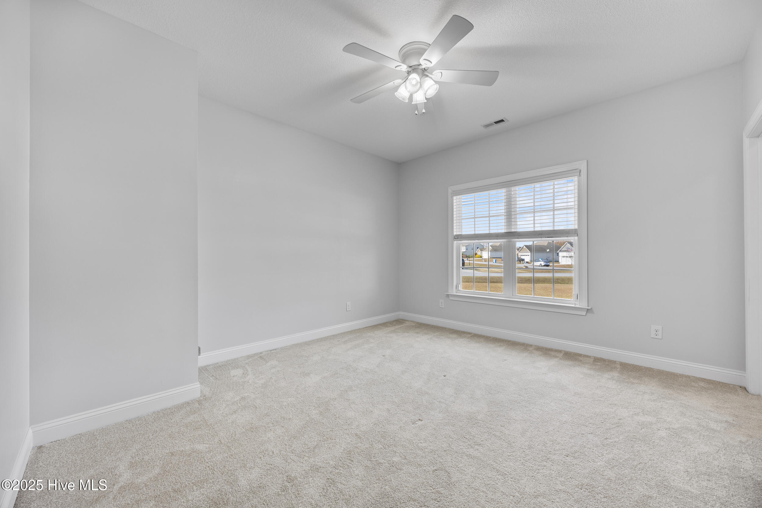 100542328 | Photo 32