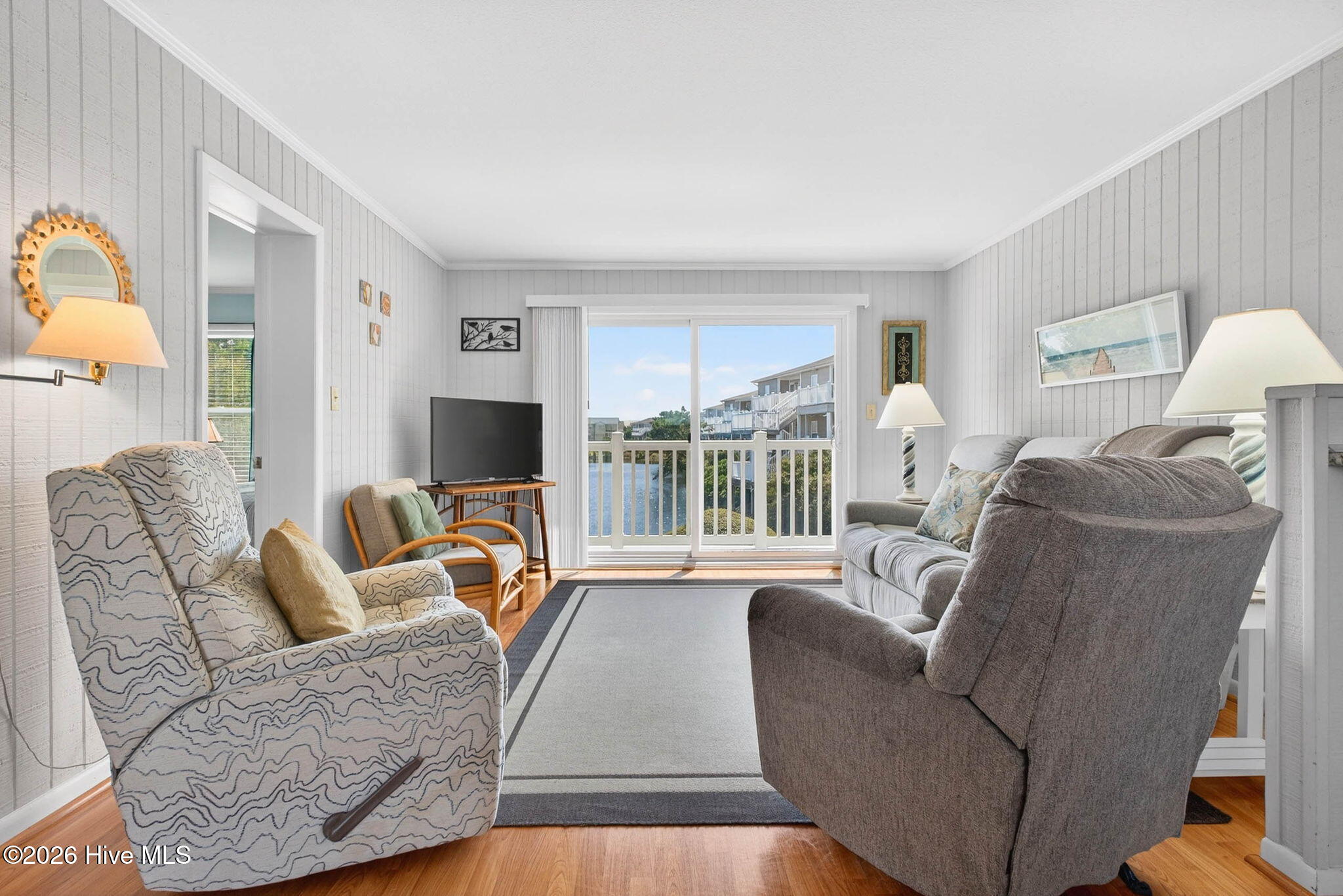 100562824 | Photo 17