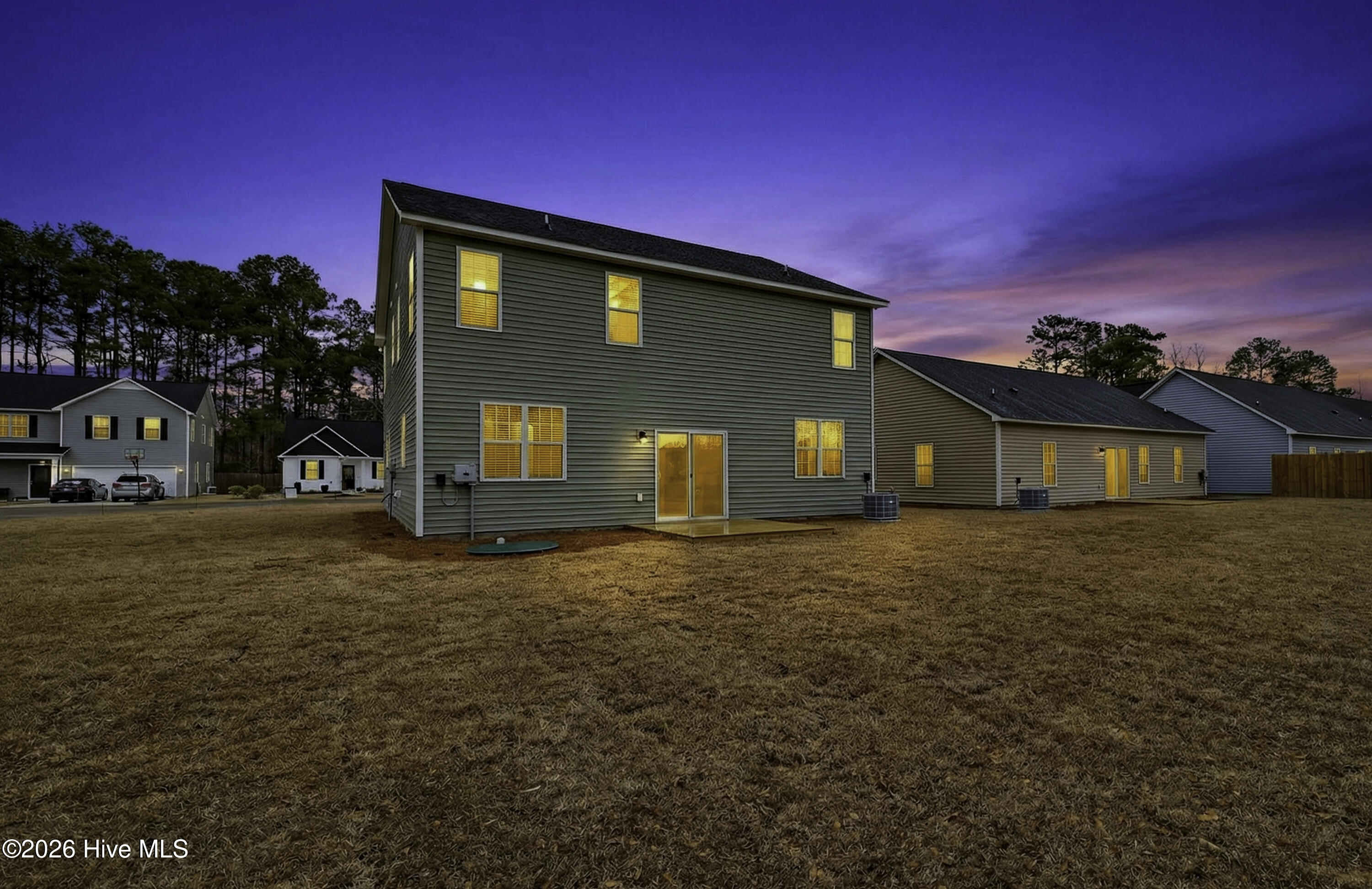 100548274 | Photo 36