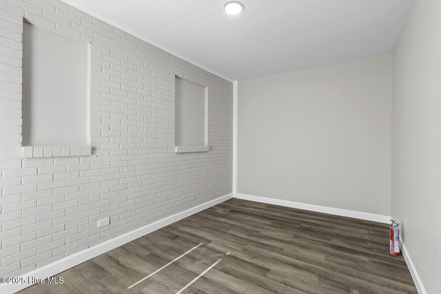 100541820 | Photo 16