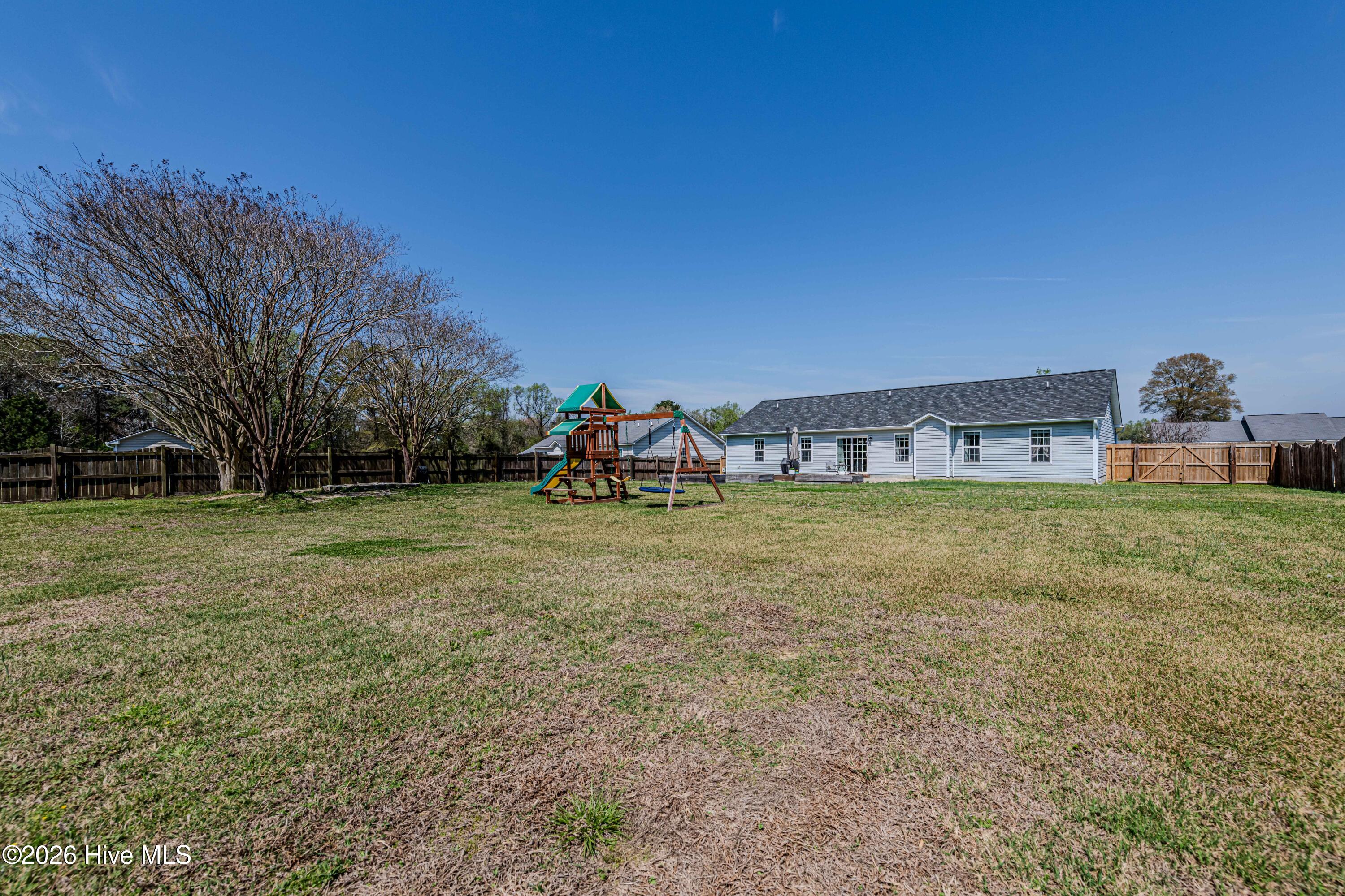 100565701 | Photo 52