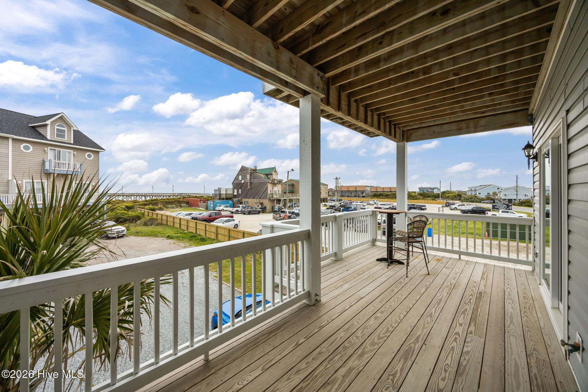 100565751 | Photo 53