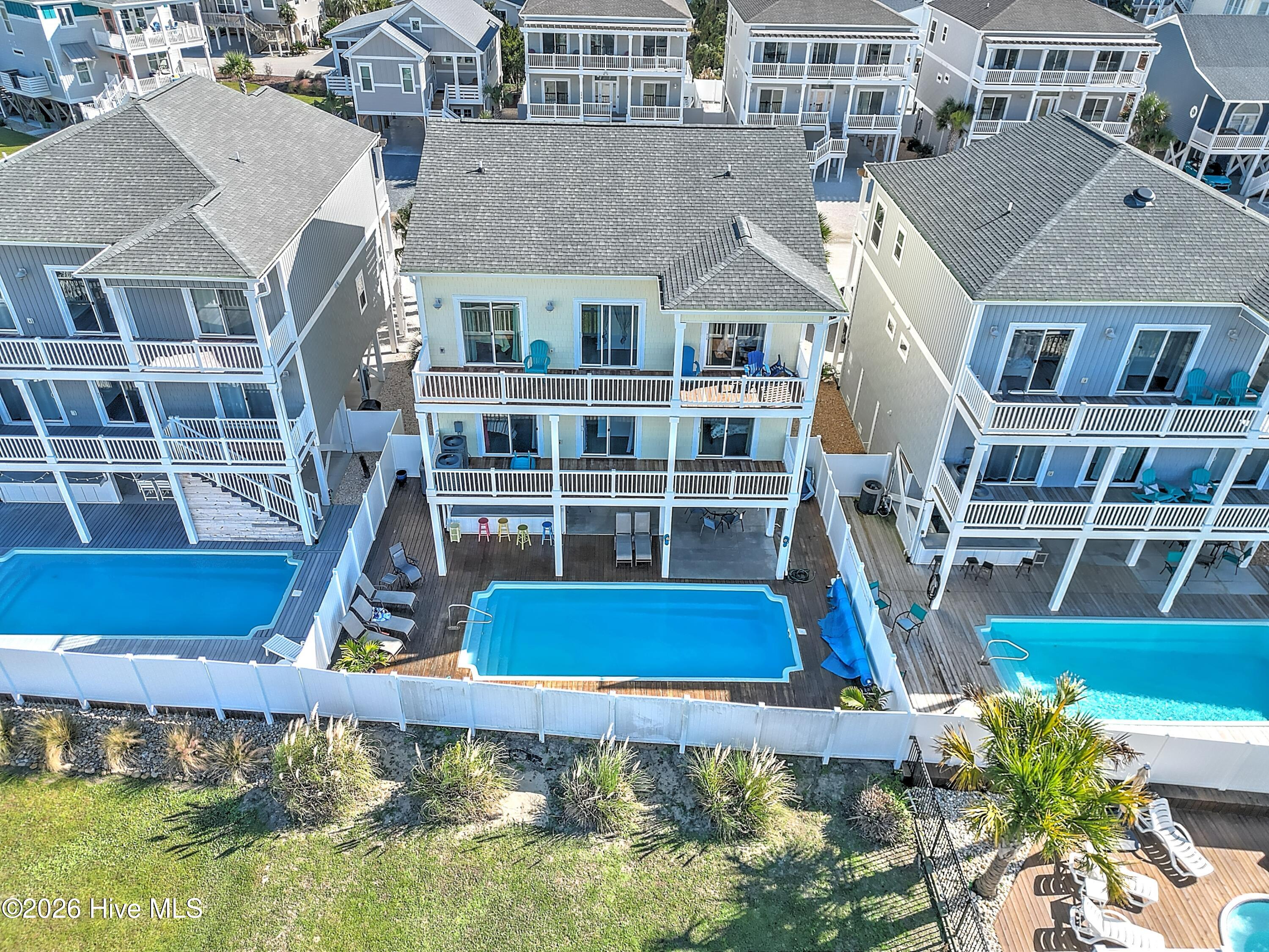 100555702 | Photo 83