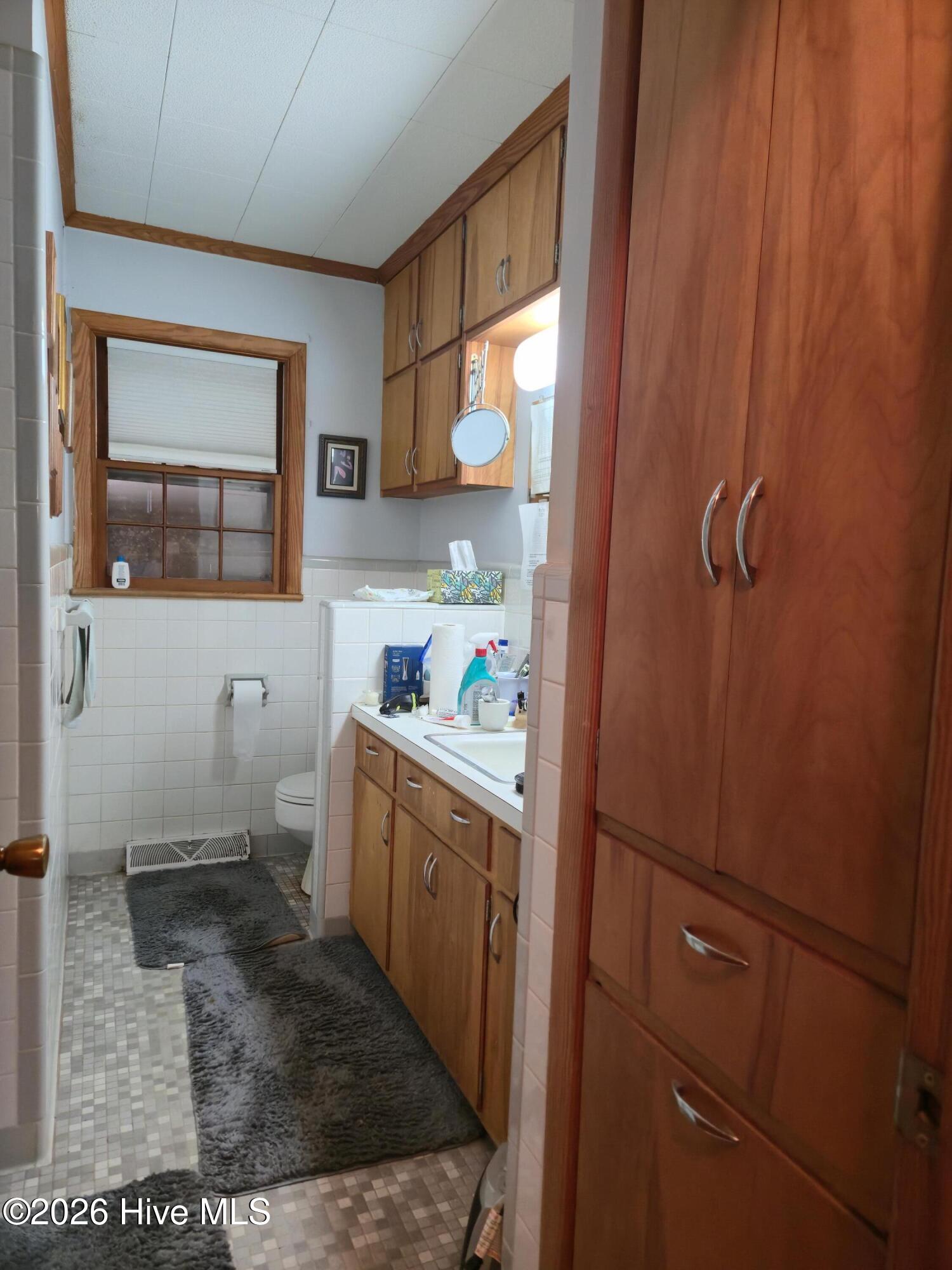 1221 Crescent Drive, Elizabeth City, NC, 27909