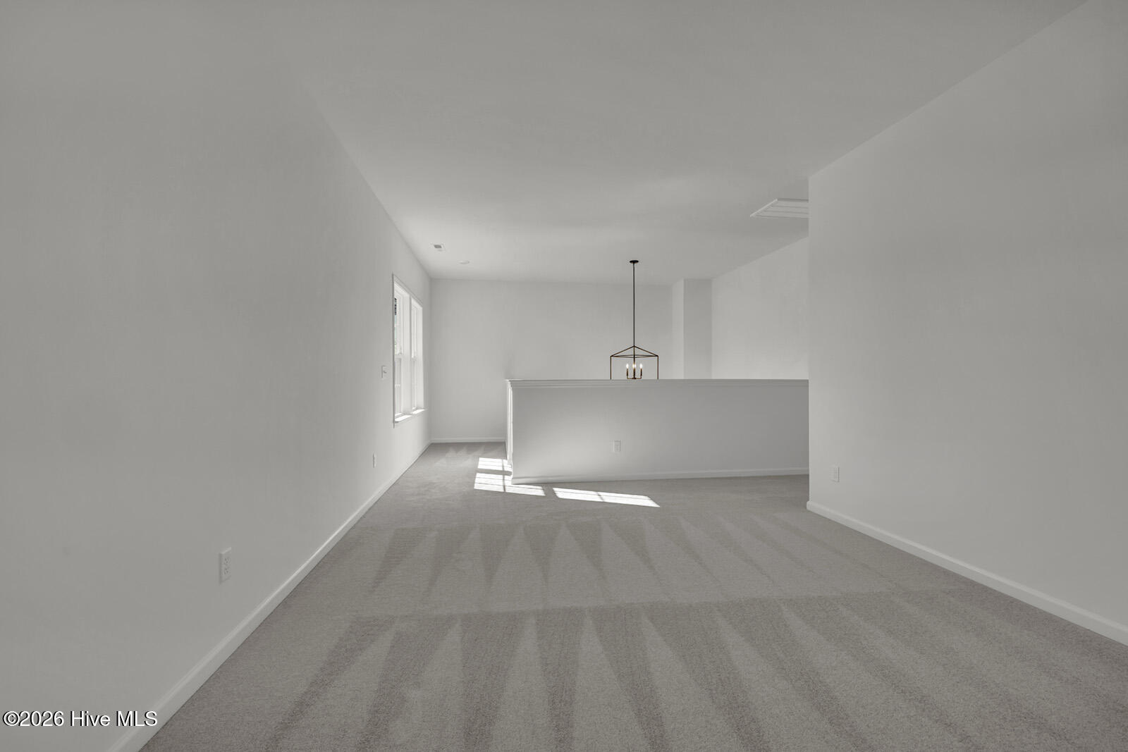 100561900 | Photo 20