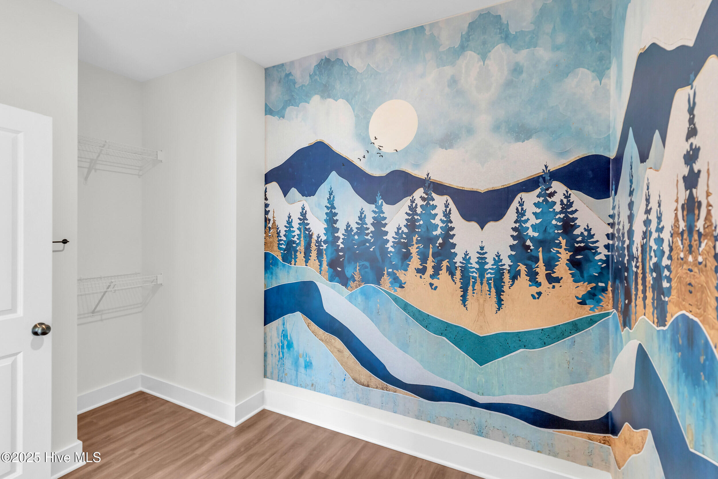 100526373 | Photo 17