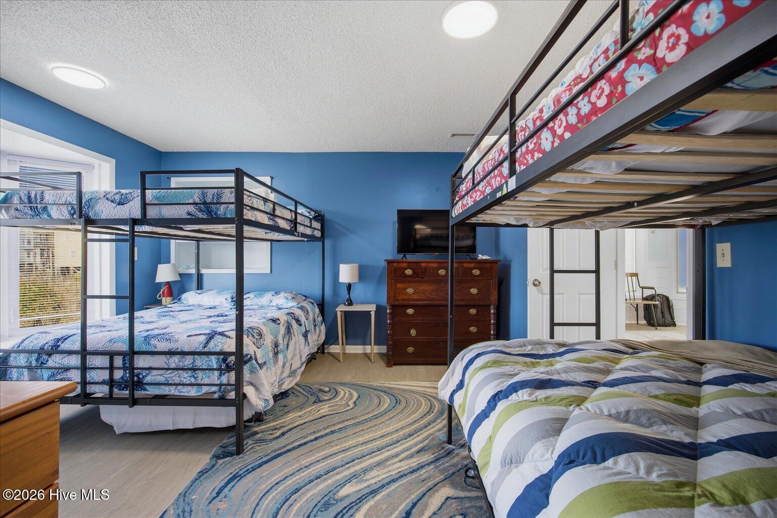 100555921 | Photo 26