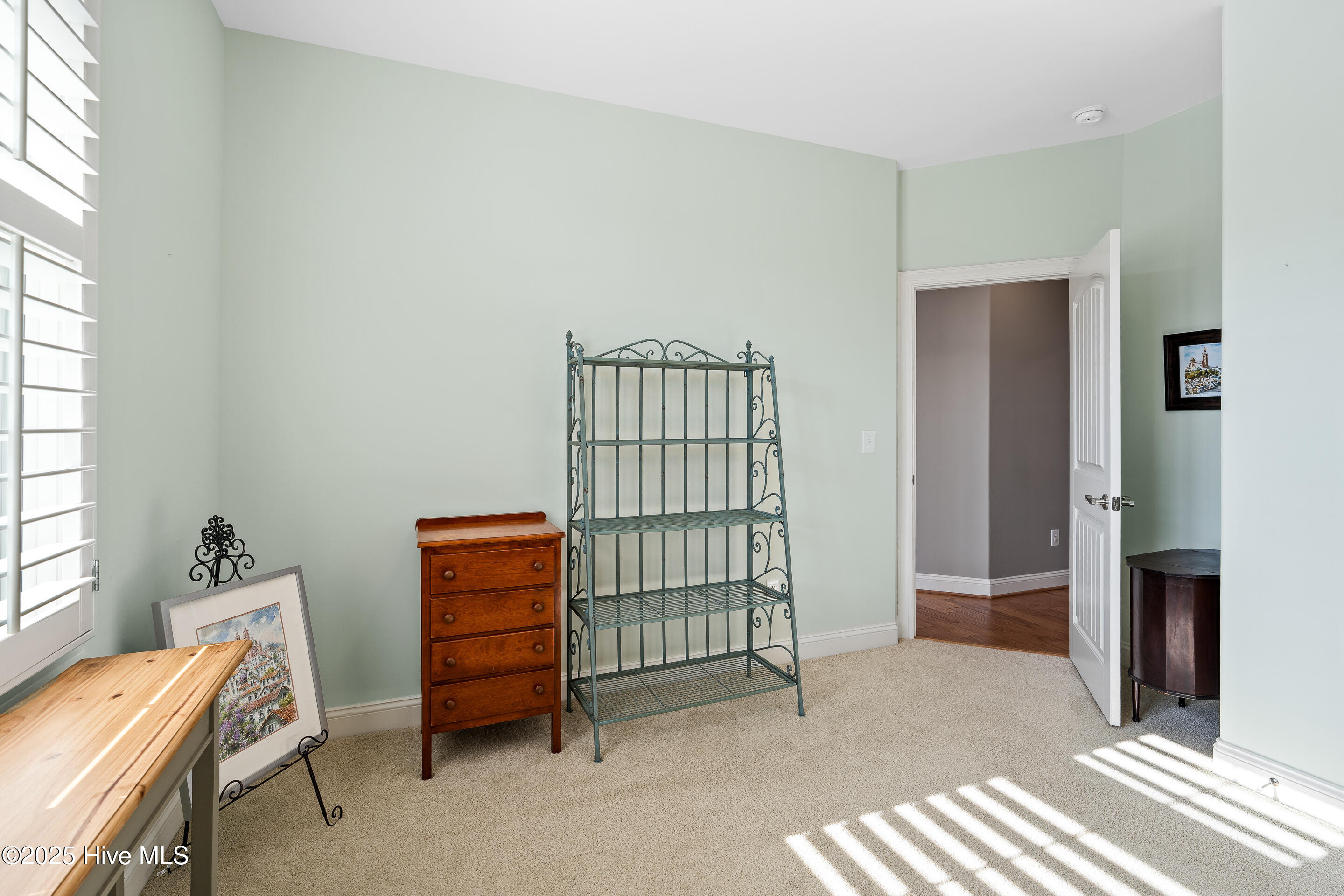 100543771 | Photo 37