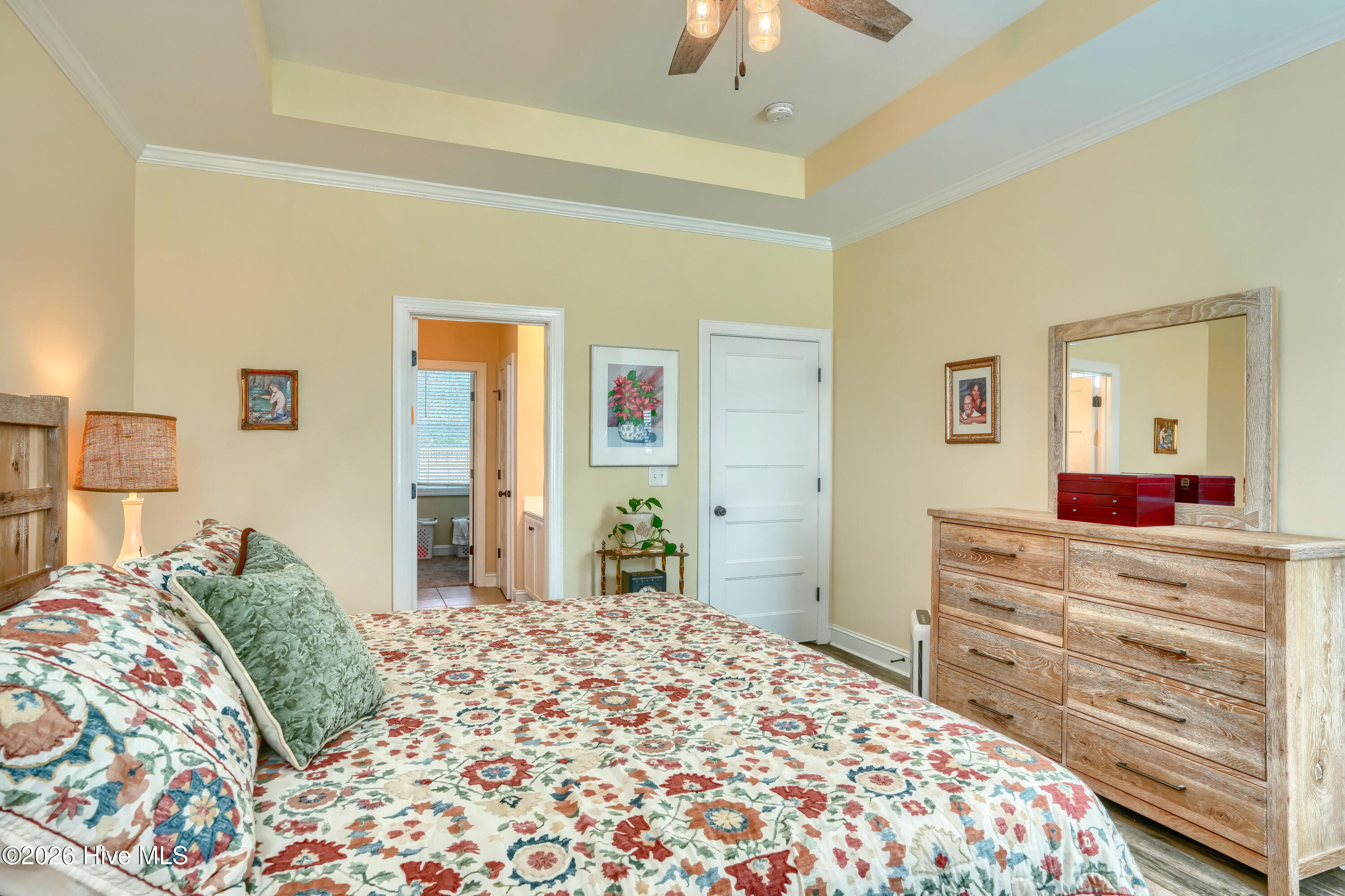 100563582 | Photo 27