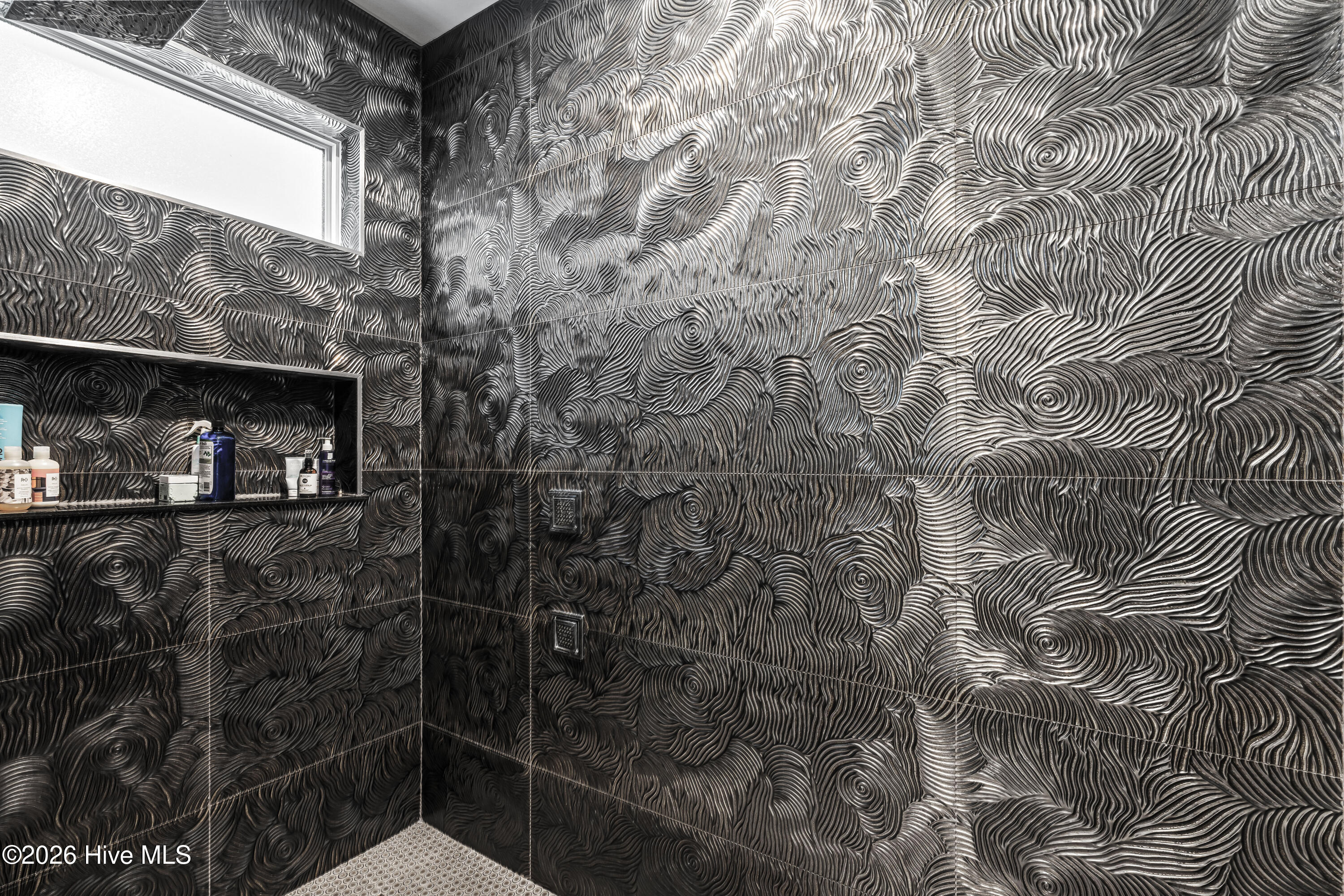 100567165 | Photo 48